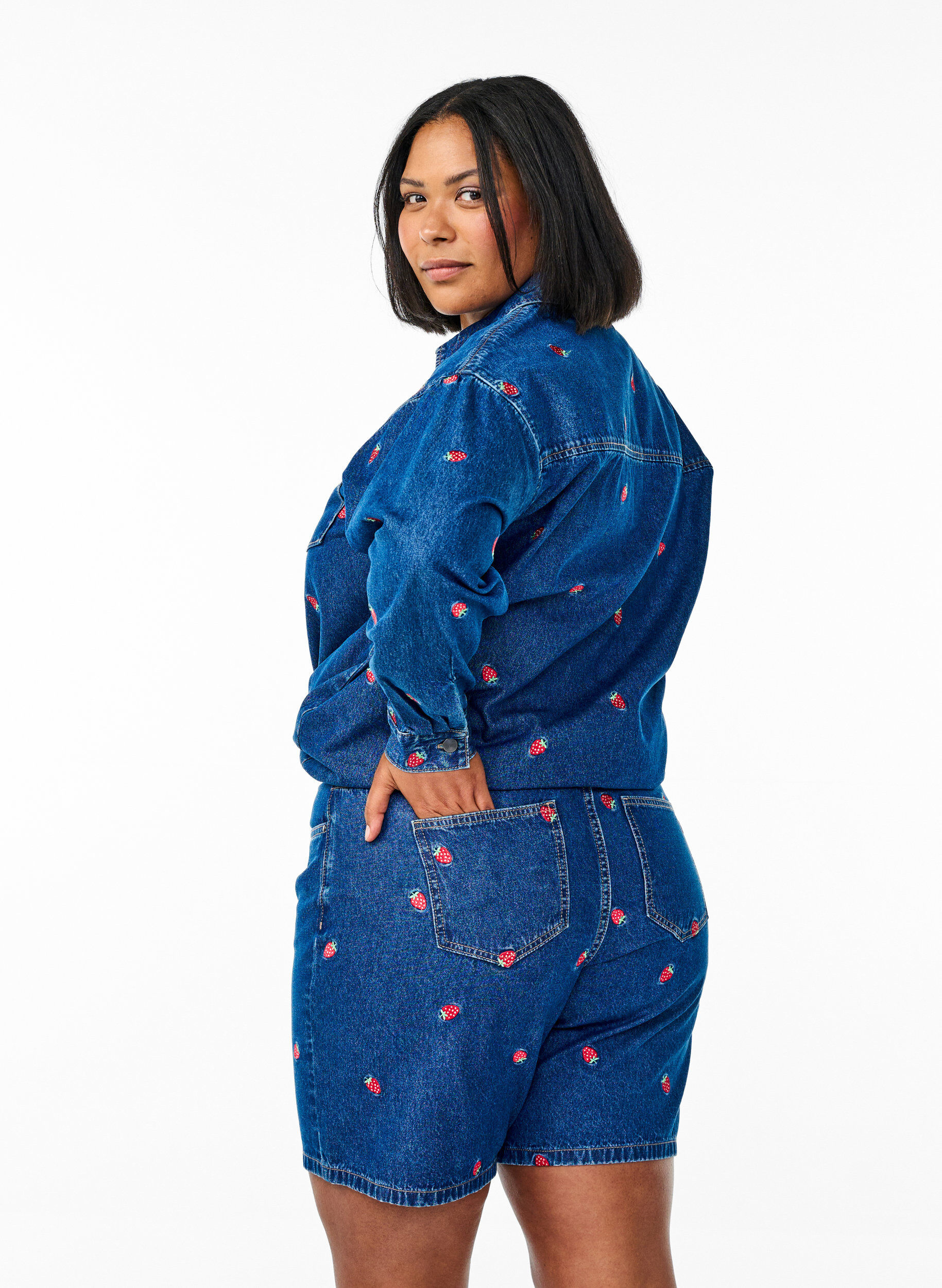 ZizziBestickte Denimshorts, Blau, Model image number 1