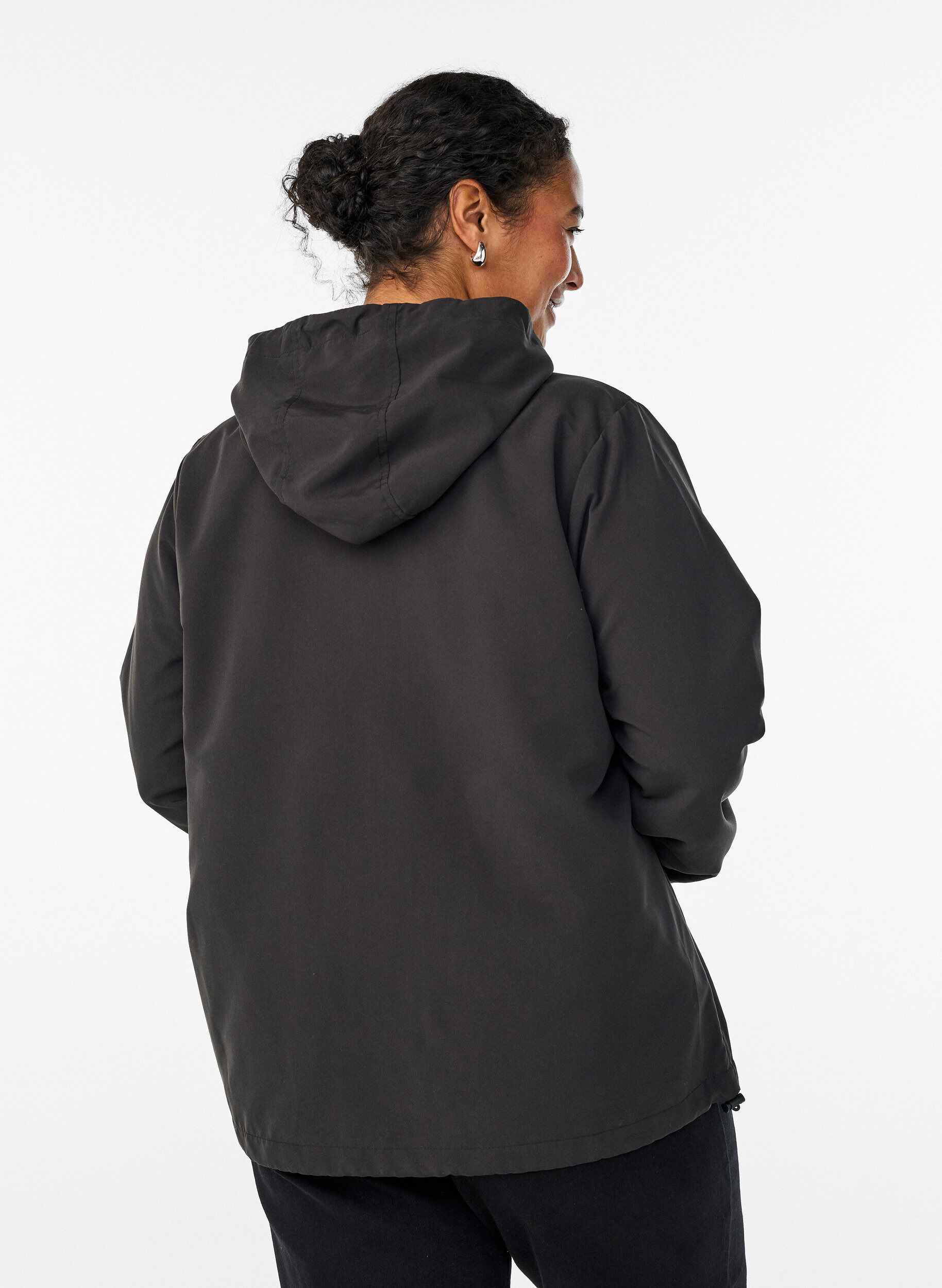 ZizziLeichte Jacke mit Kapuze und Rei&szlig;verschluss, Schwarz, Model image number 2