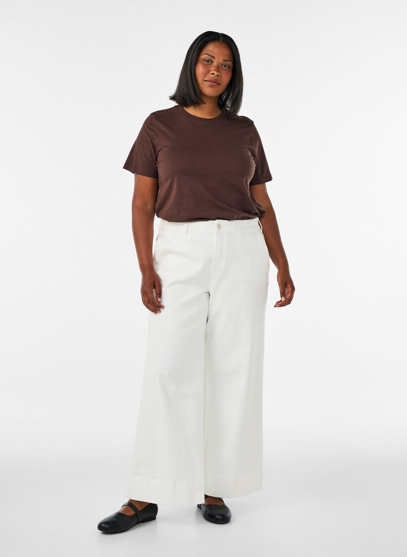 Basic-T-Shirt aus Baumwolle mit Rundhalsausschnitt, Braun, Model image number 1