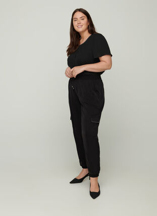 Einfarbige Bluse mit kurzen Ärmeln, Black, Model image number 2
