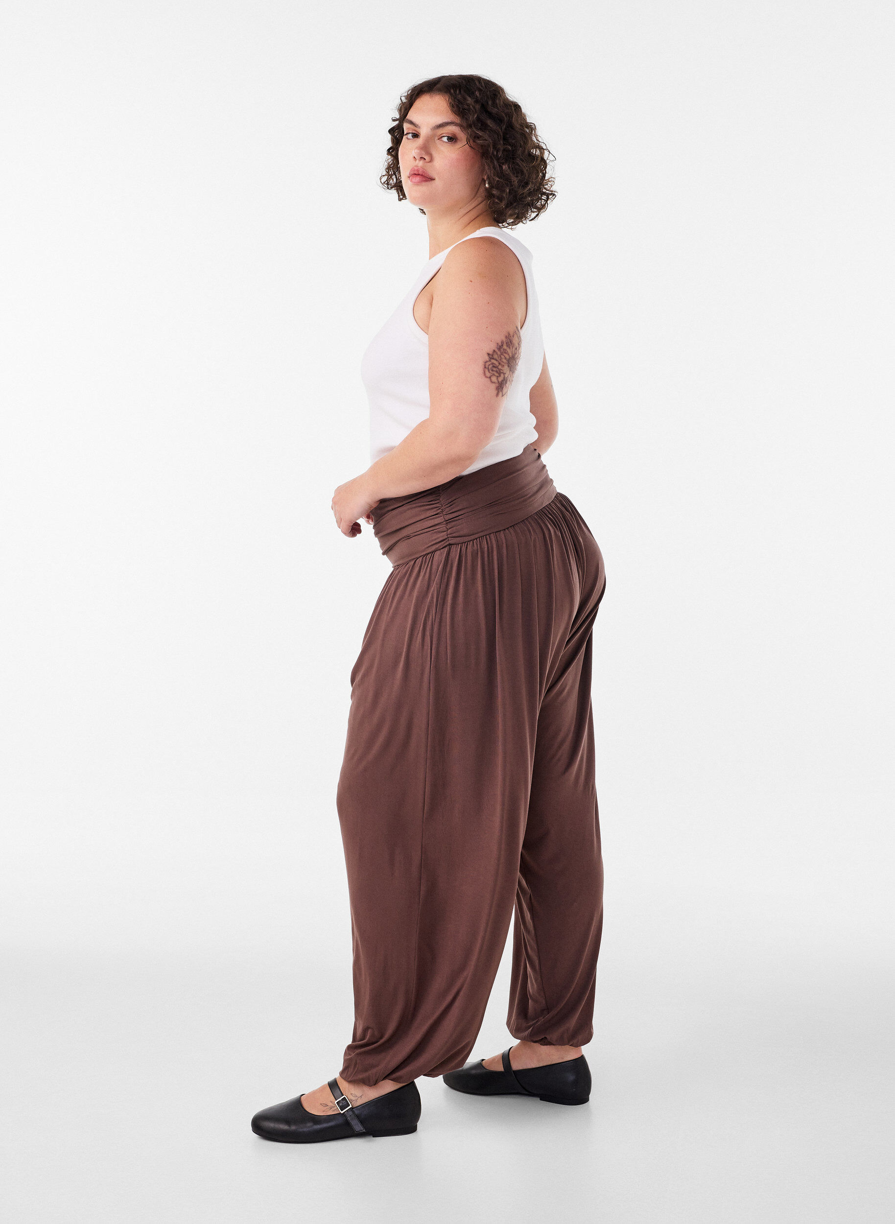 ZizziHaremshose mit weiter Passform, Braun, Model image number 2