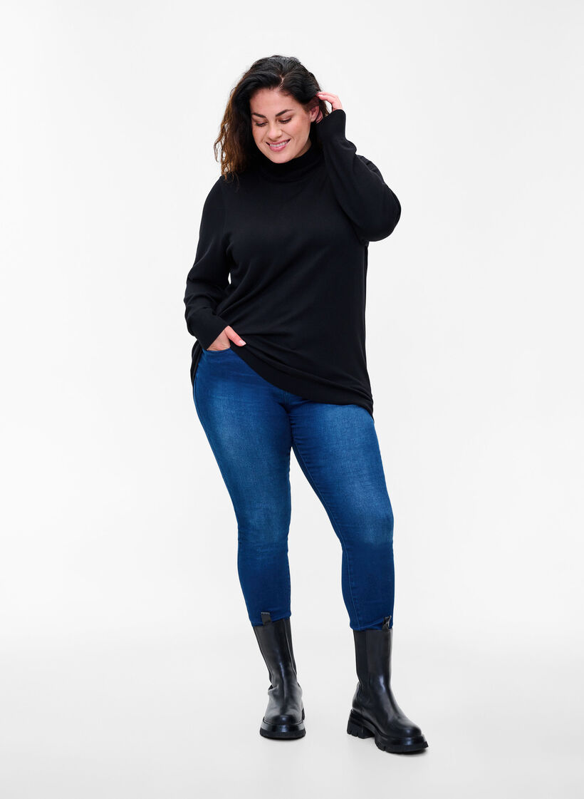 Rollkragenpullover aus Viskose, Black, Model image number 2