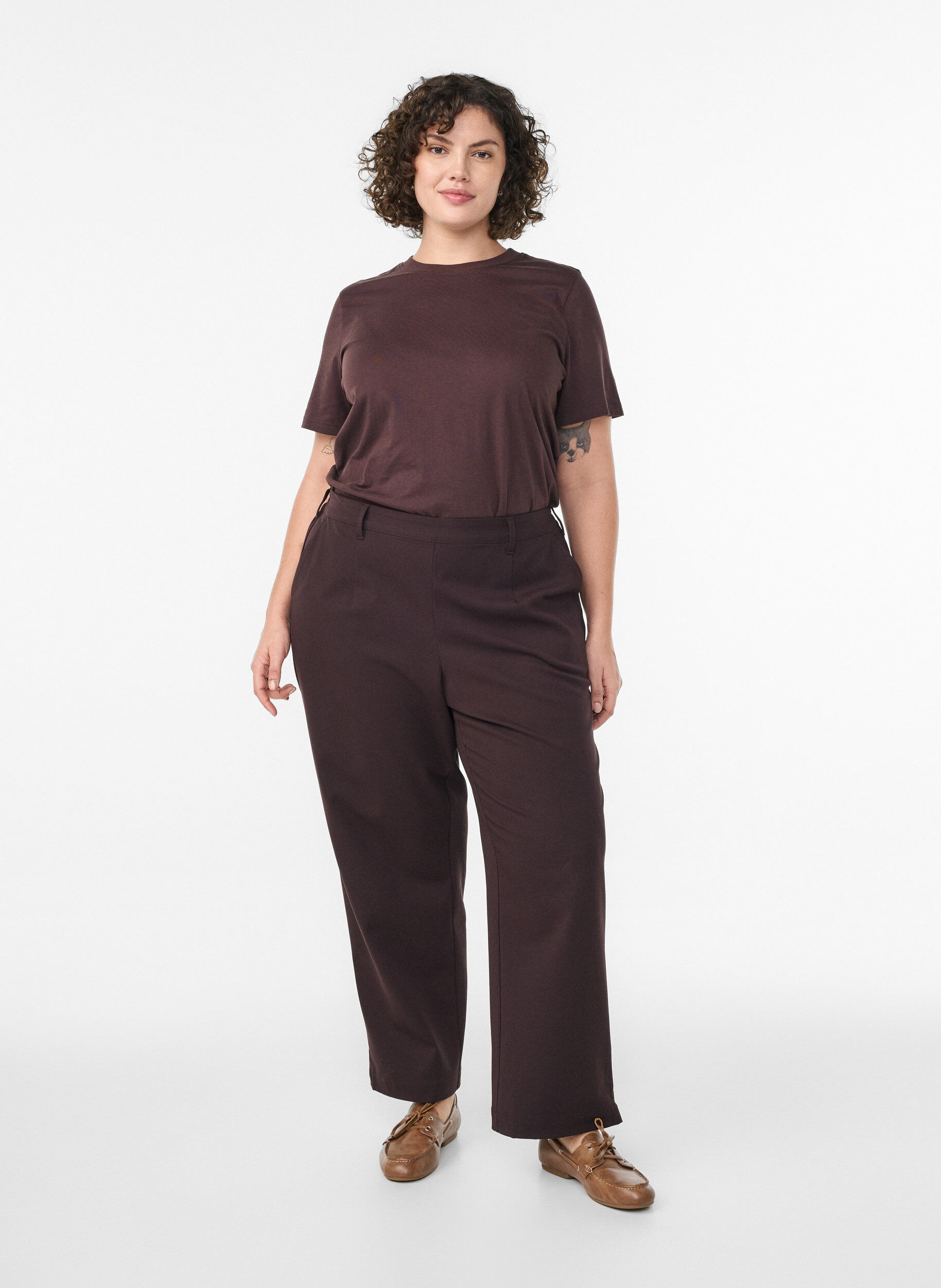 ZizziBasic-T-Shirt aus Baumwolle mit Rundhalsausschnitt, Braun, Model image number 1