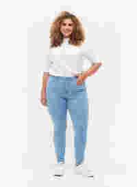 Super Slim Amy Jeans mit hoher Taille, Ex Lt Blue, Model