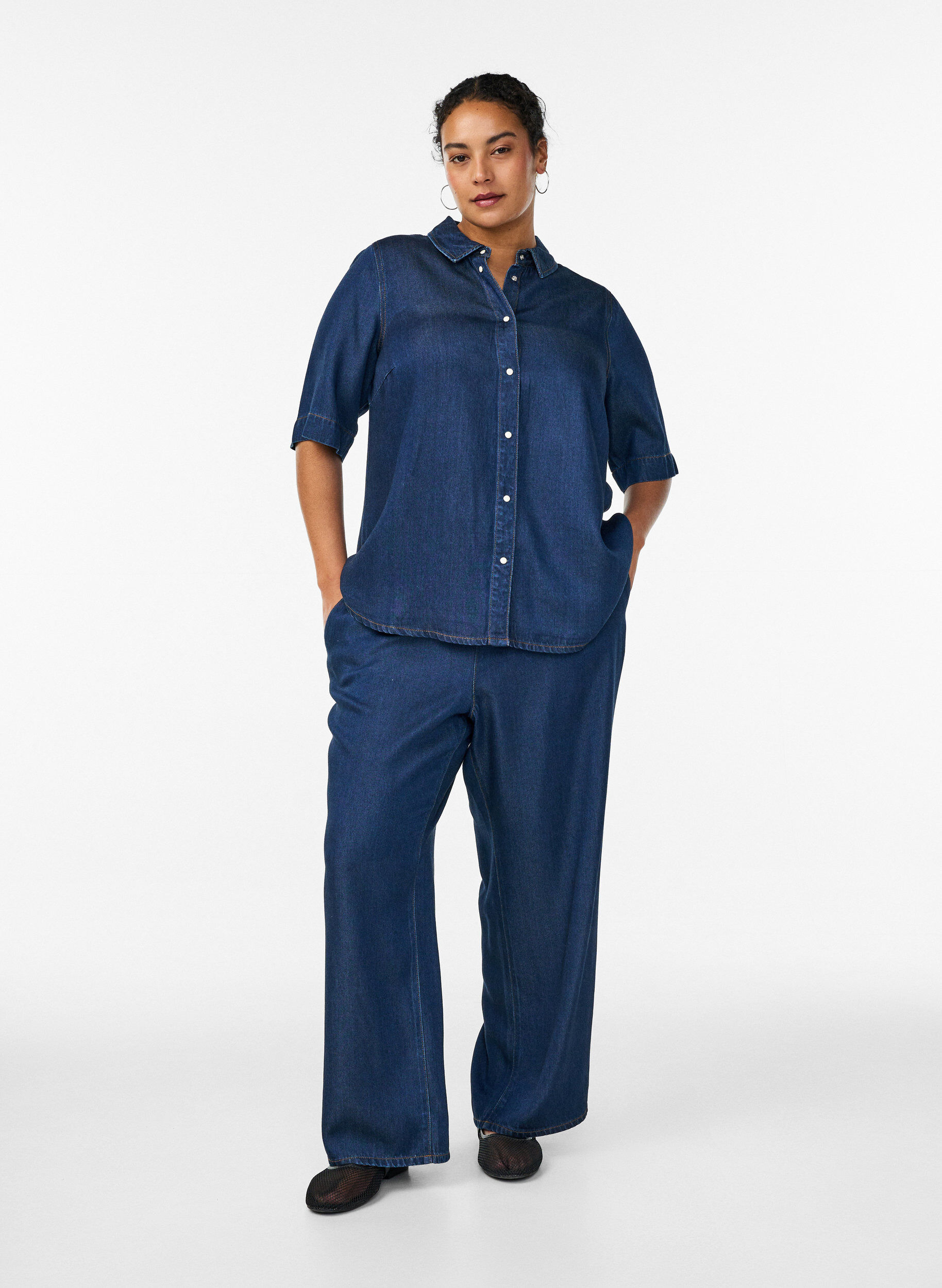 ZizziWeite Lyocellhose in Denim-Optik, Blau, Model image number 0