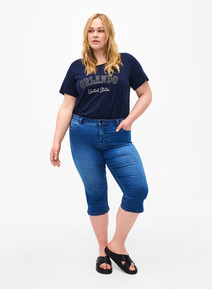 Emily Schmale Passform Denim-Caprihose, Blue Denim, Model image number 0