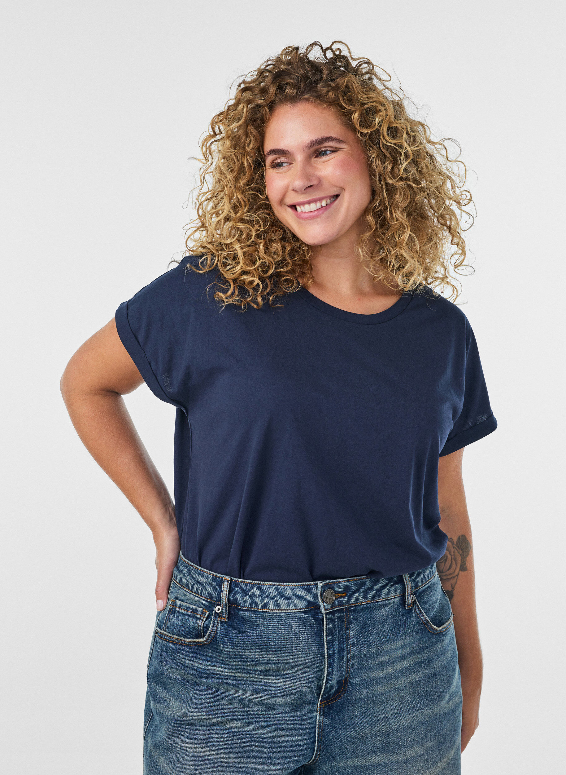 ZizziKurz&auml;rmeliges T-Shirt aus einer Baumwollmischung, Blau, Model image number 0