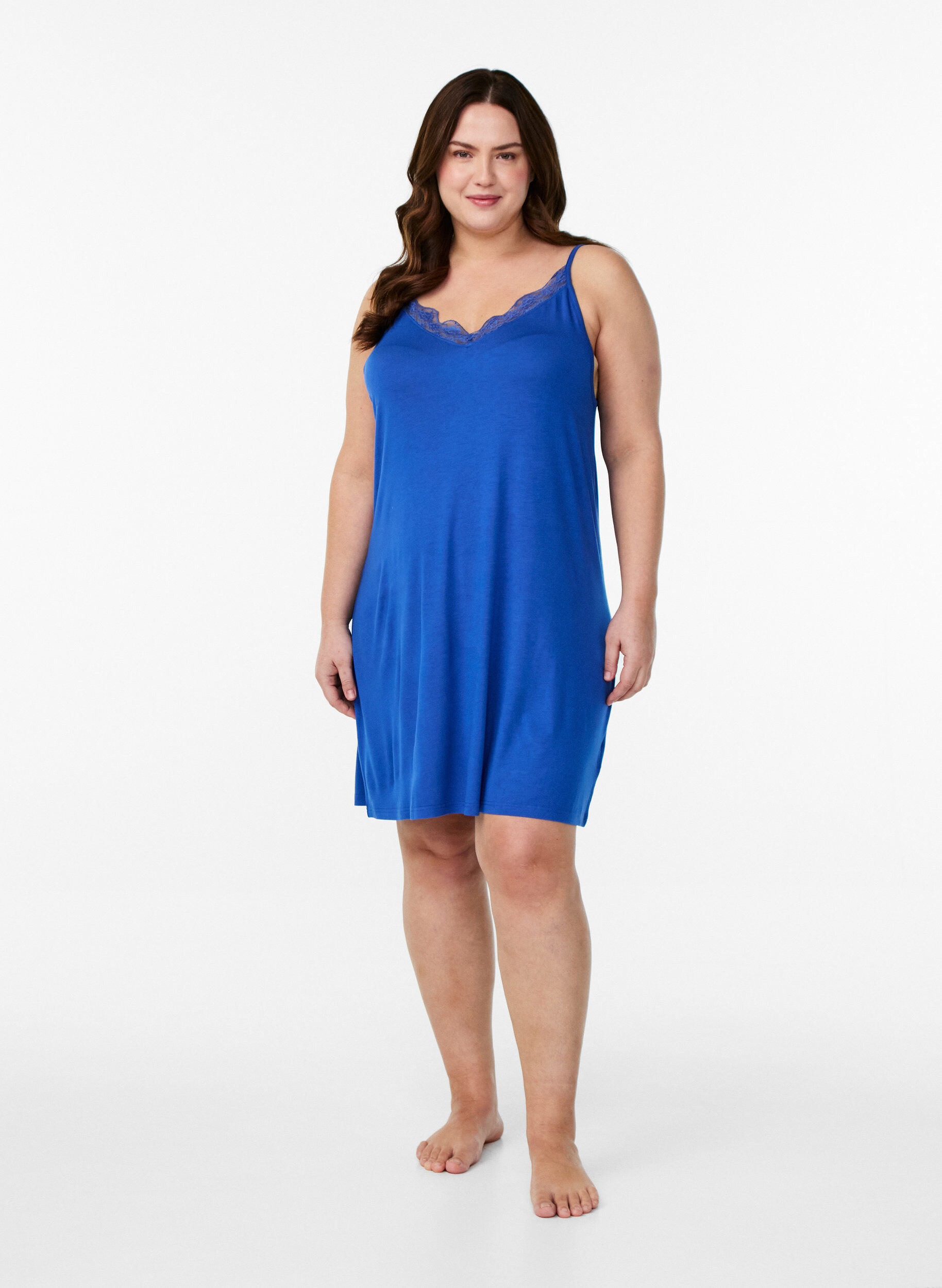 ZizziNachthemd aus Viskose mit Spitzenbesatz, Blau, Model image number 1