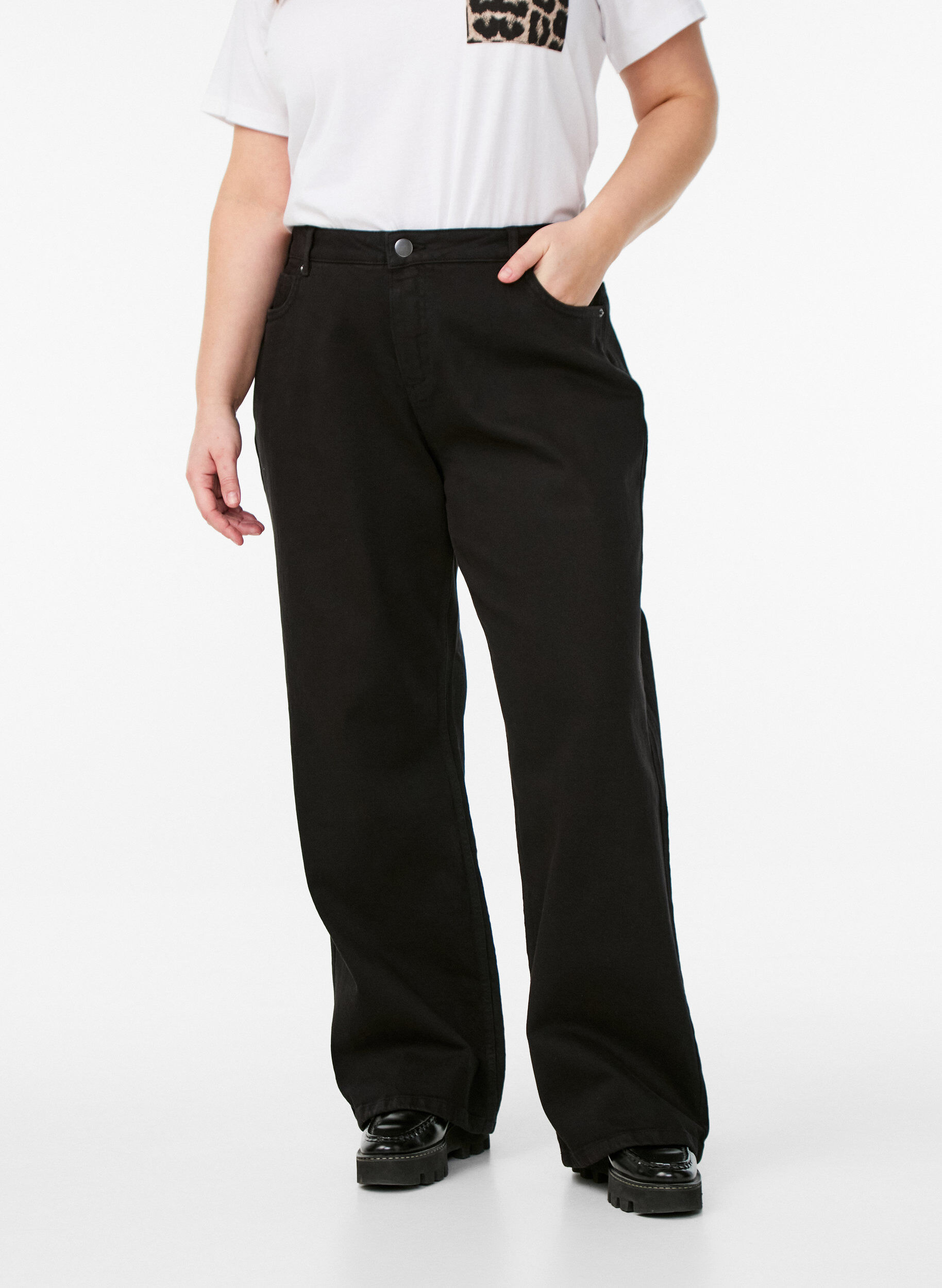 ZizziJeans mit weitem Bein und hohem Bund, Schwarz, Model image number 2