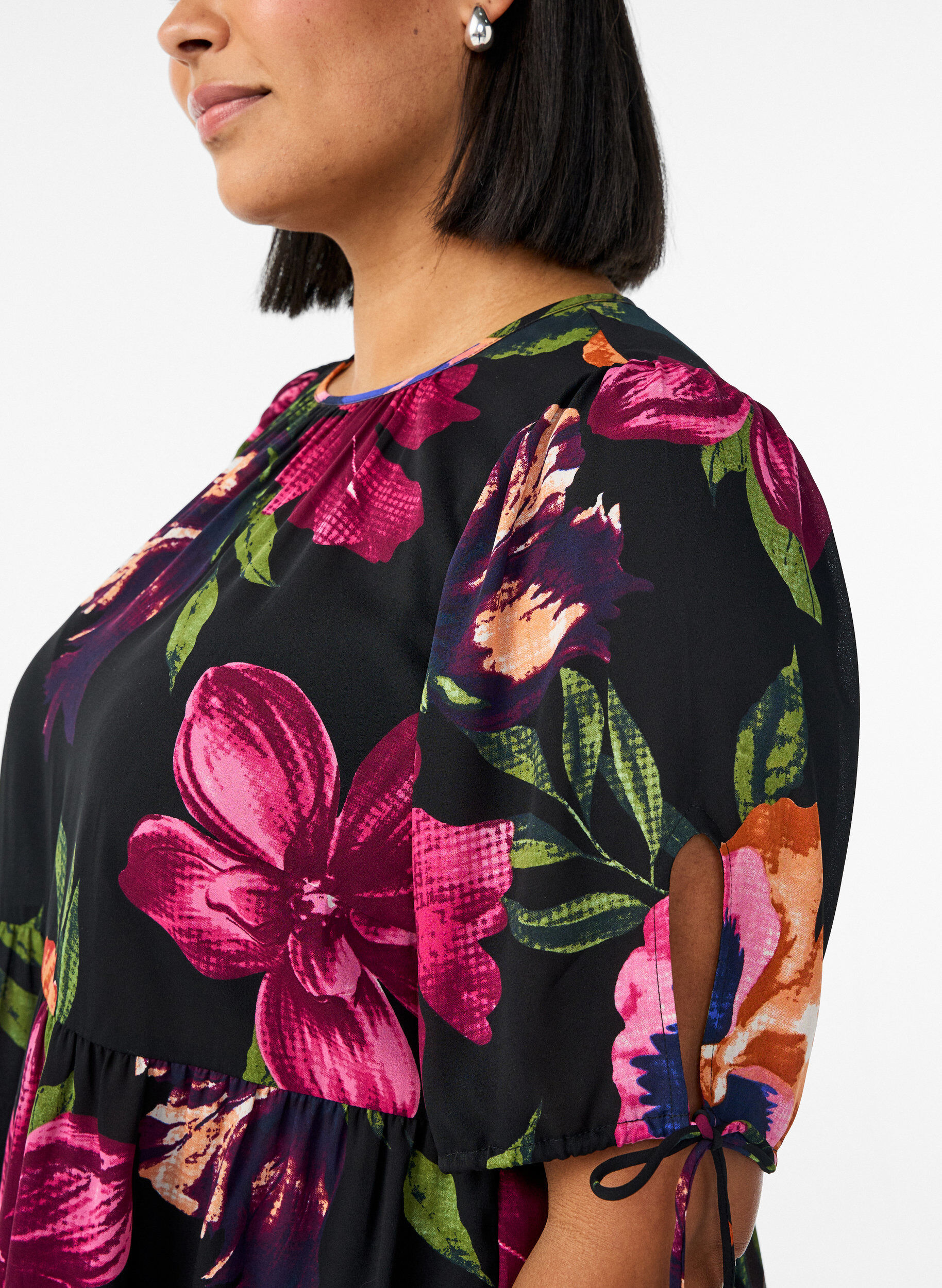ZizziBluse mit gebl&uuml;mtem Print und Peplum, Schwarz, Model image number 3