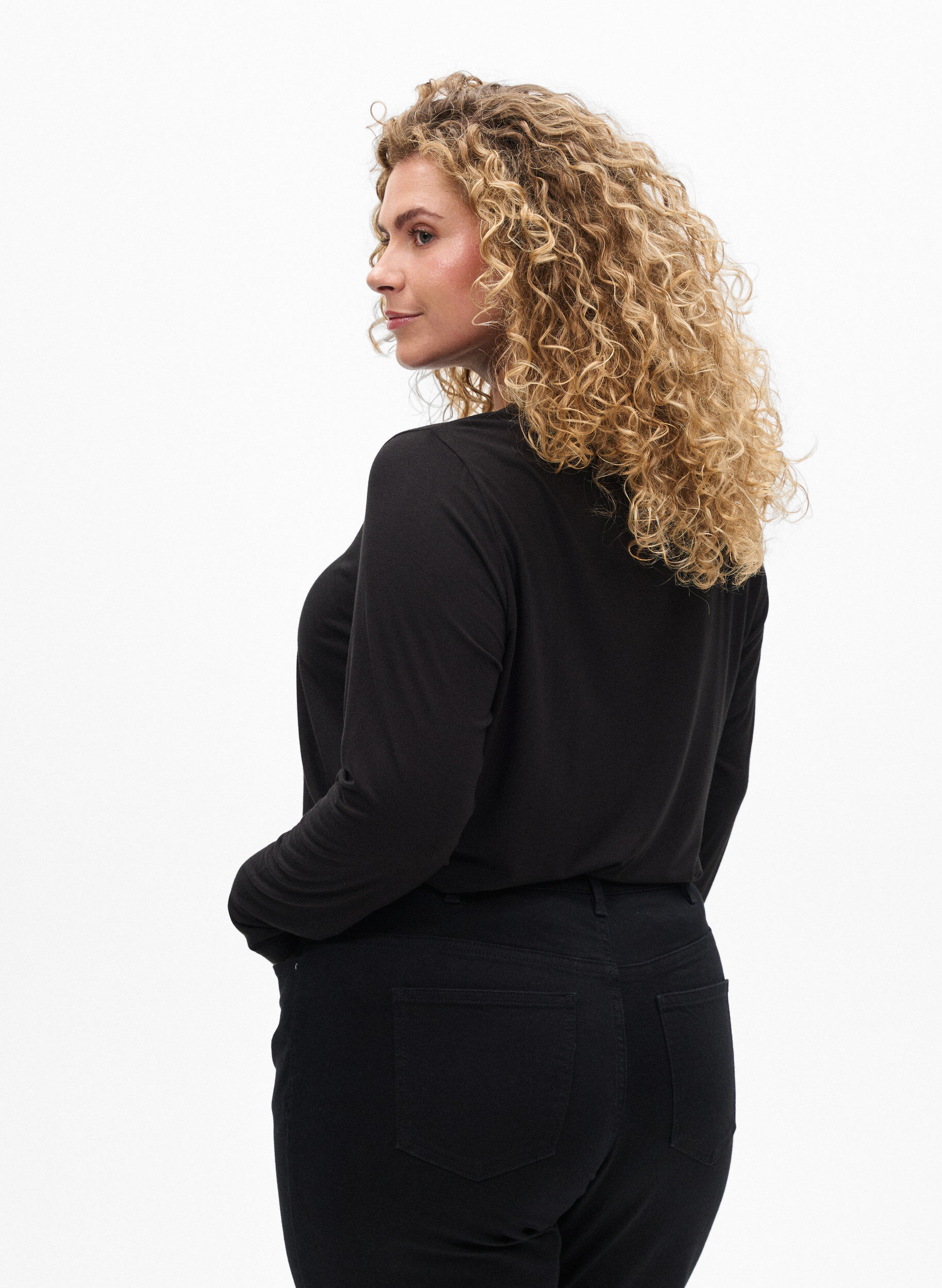 ZizziEinfarbige Bluse mit langen &Auml;rmeln, Schwarz, Model image number 2
