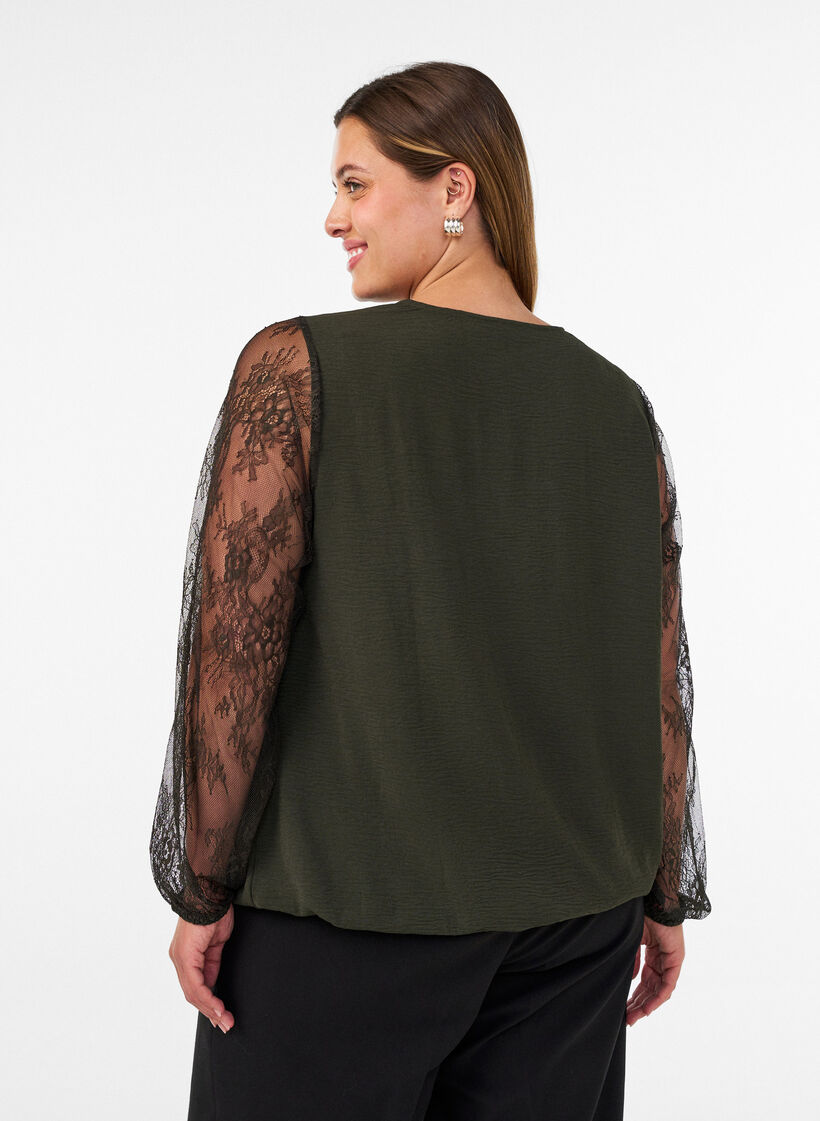 Bluse mit &Auml;rmeln aus Spitze und Ballonform, Gr&uuml;n, Model image number 2