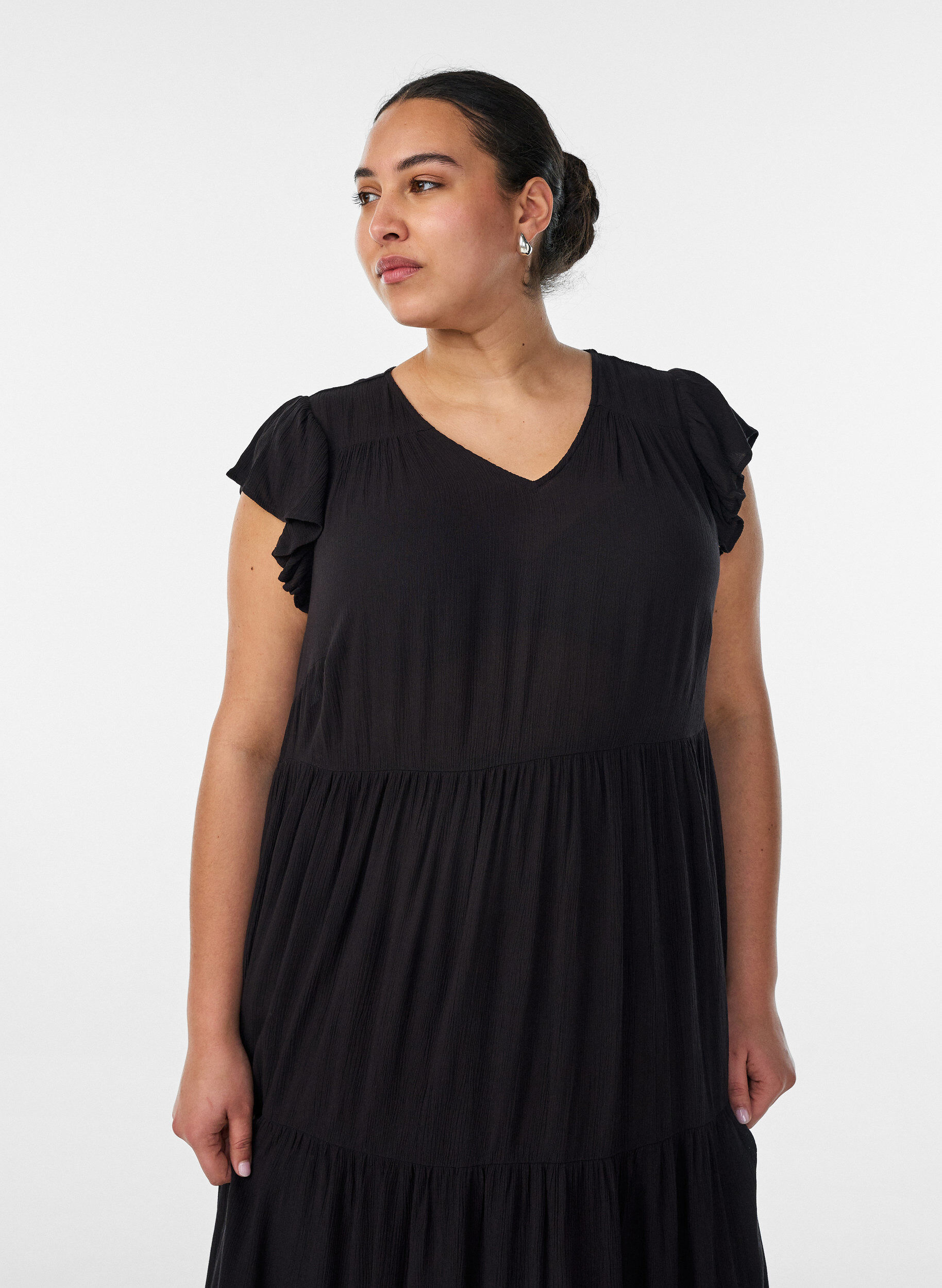 ZizziMidikleid aus Viskose mit R&uuml;schen&auml;rmeln, Schwarz, Model image number 2