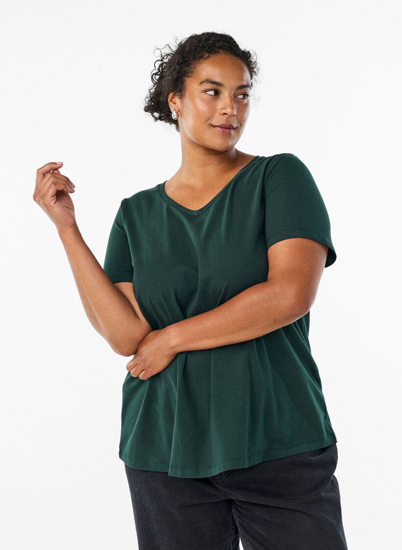 Einfarbiges basic T-Shirt aus Baumwolle, Gr&uuml;n, Model image number 0