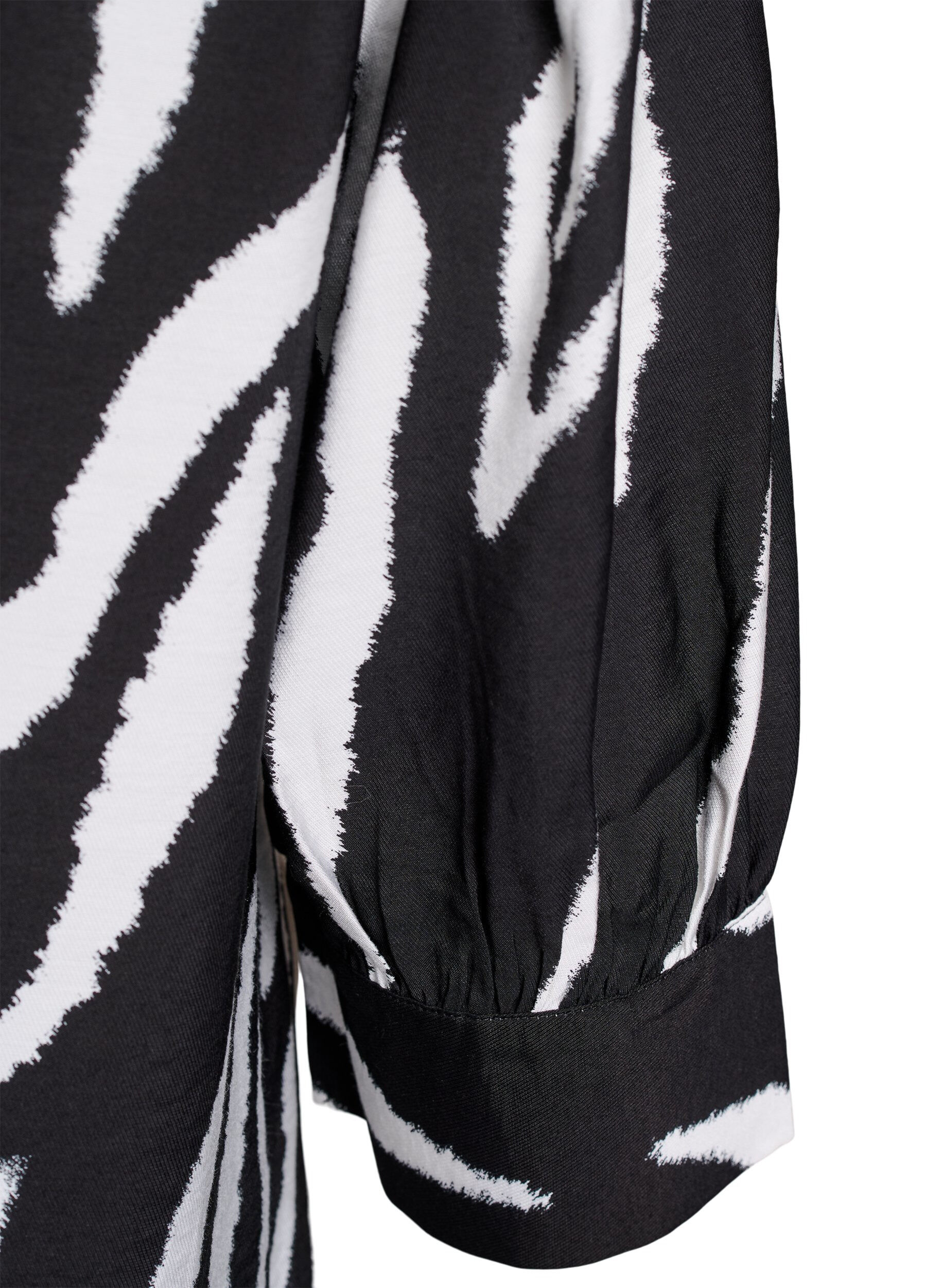 ZizziBluse mit Smock und langen &Auml;rmeln, Schwarz, Packshot image number 3