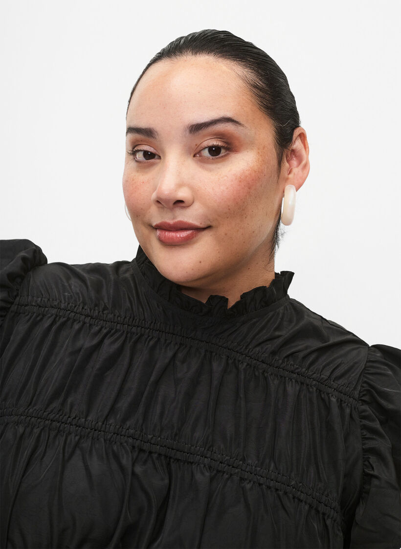 Kleid mit Rüschen und elastischen Schnittlinien, Black, Model image number 3