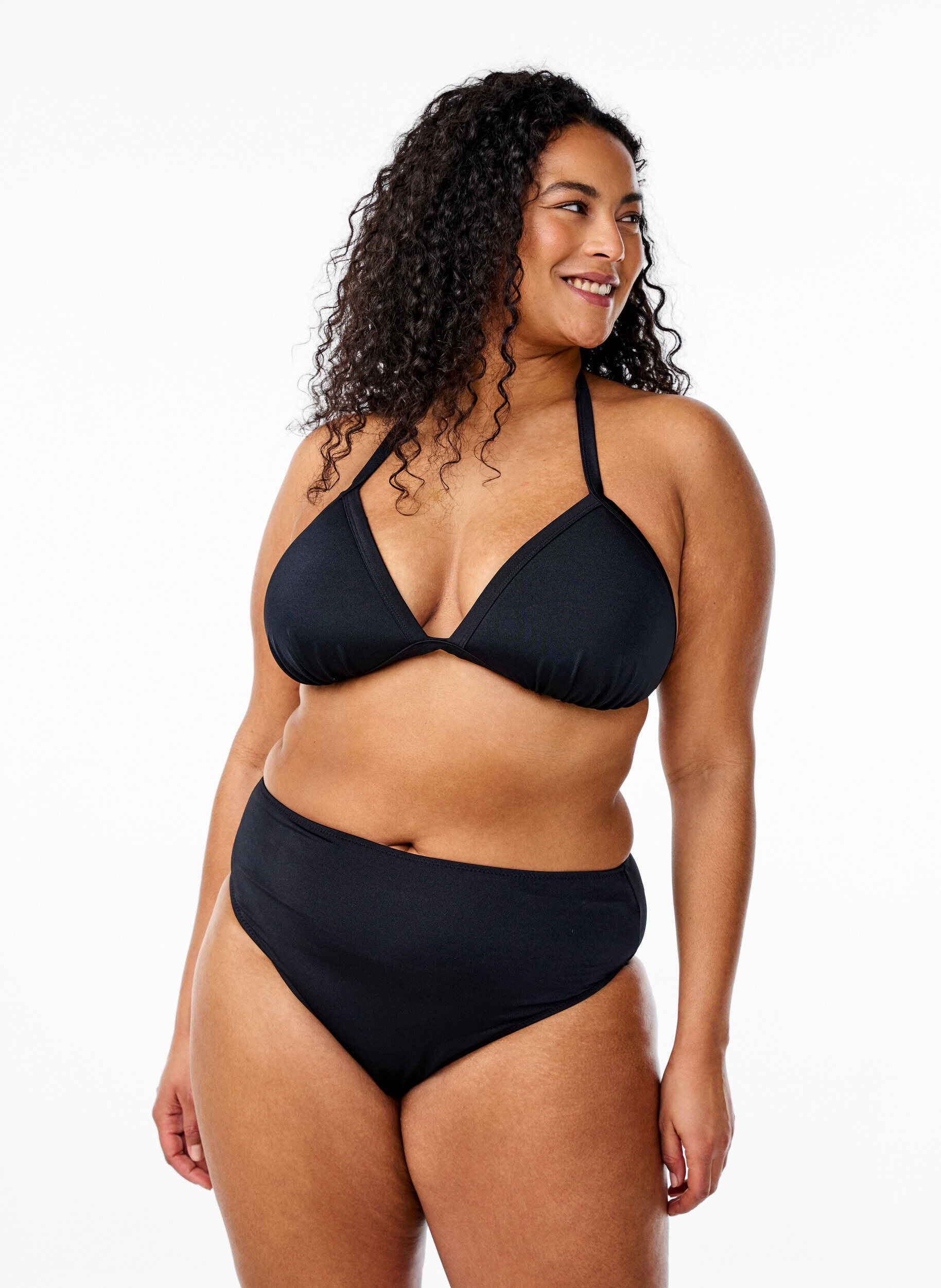 Einfarbiges Bikini-Unterteil mit normaler Taille, Schwarz, Model