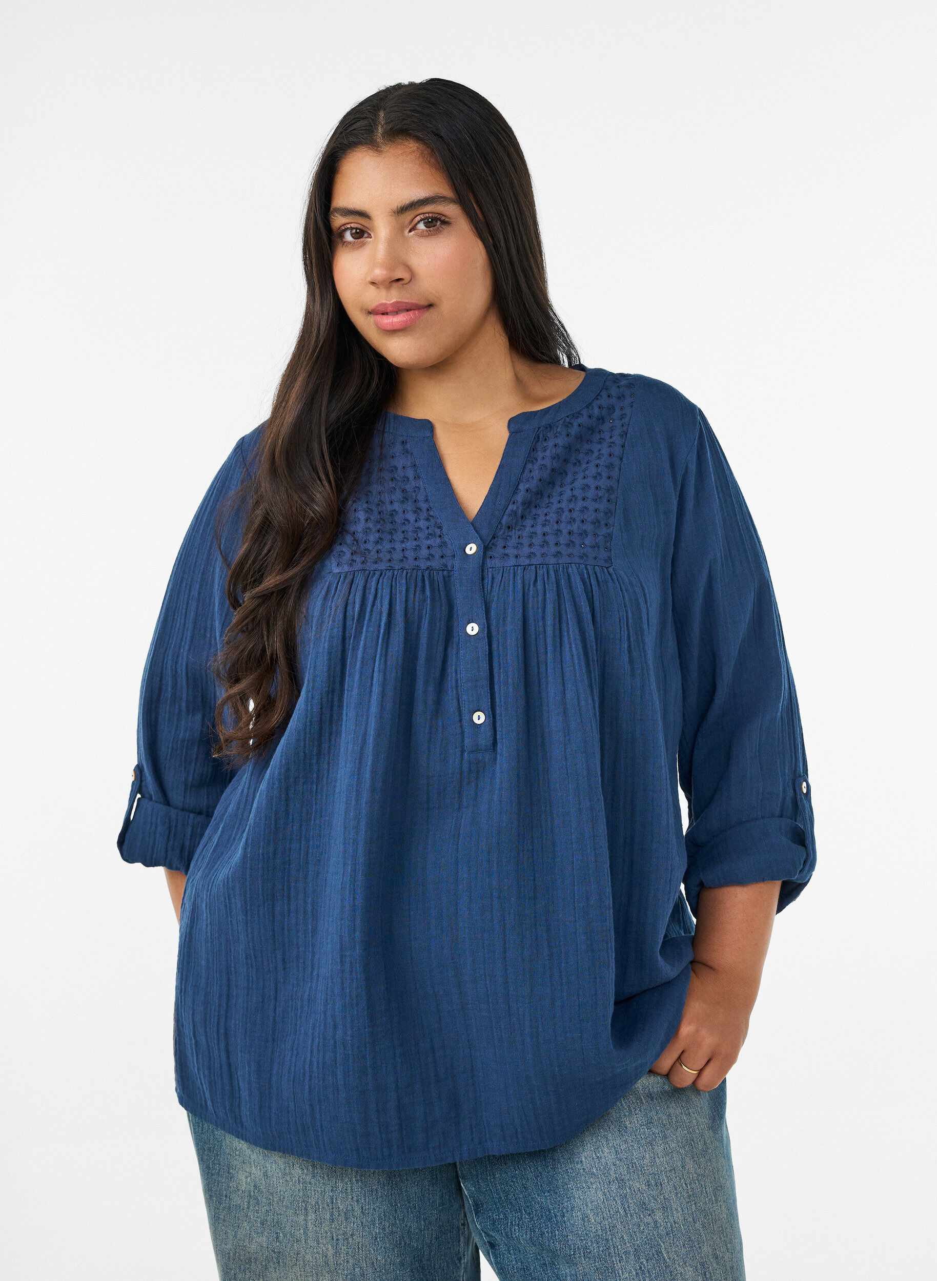 ZizziBluse aus Baumwollmusselin mit Lochstickerei, Blau, Model image number 0