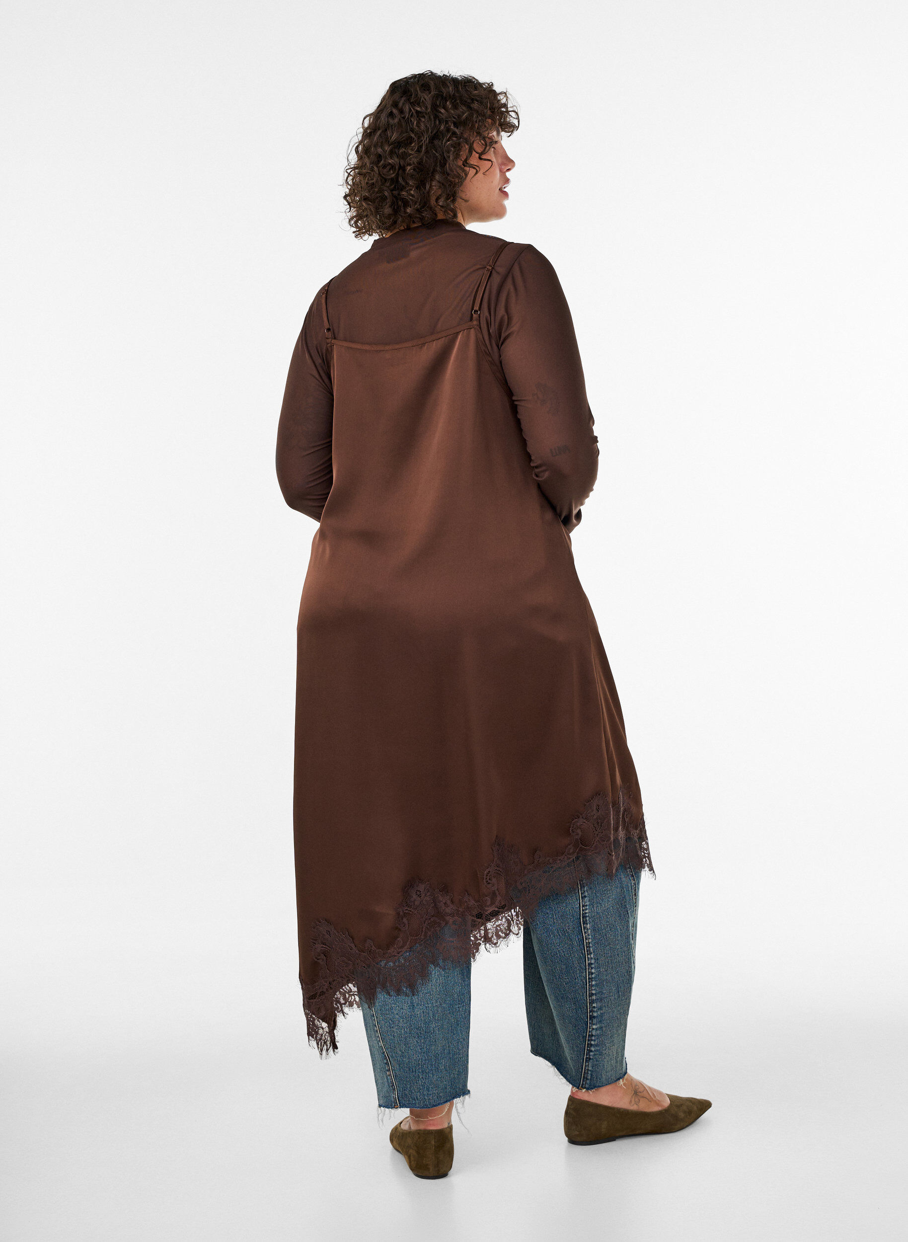 ZizziKleid aus Satin mit Spitze und asymmetrischem Saum, Braun, Model image number 1