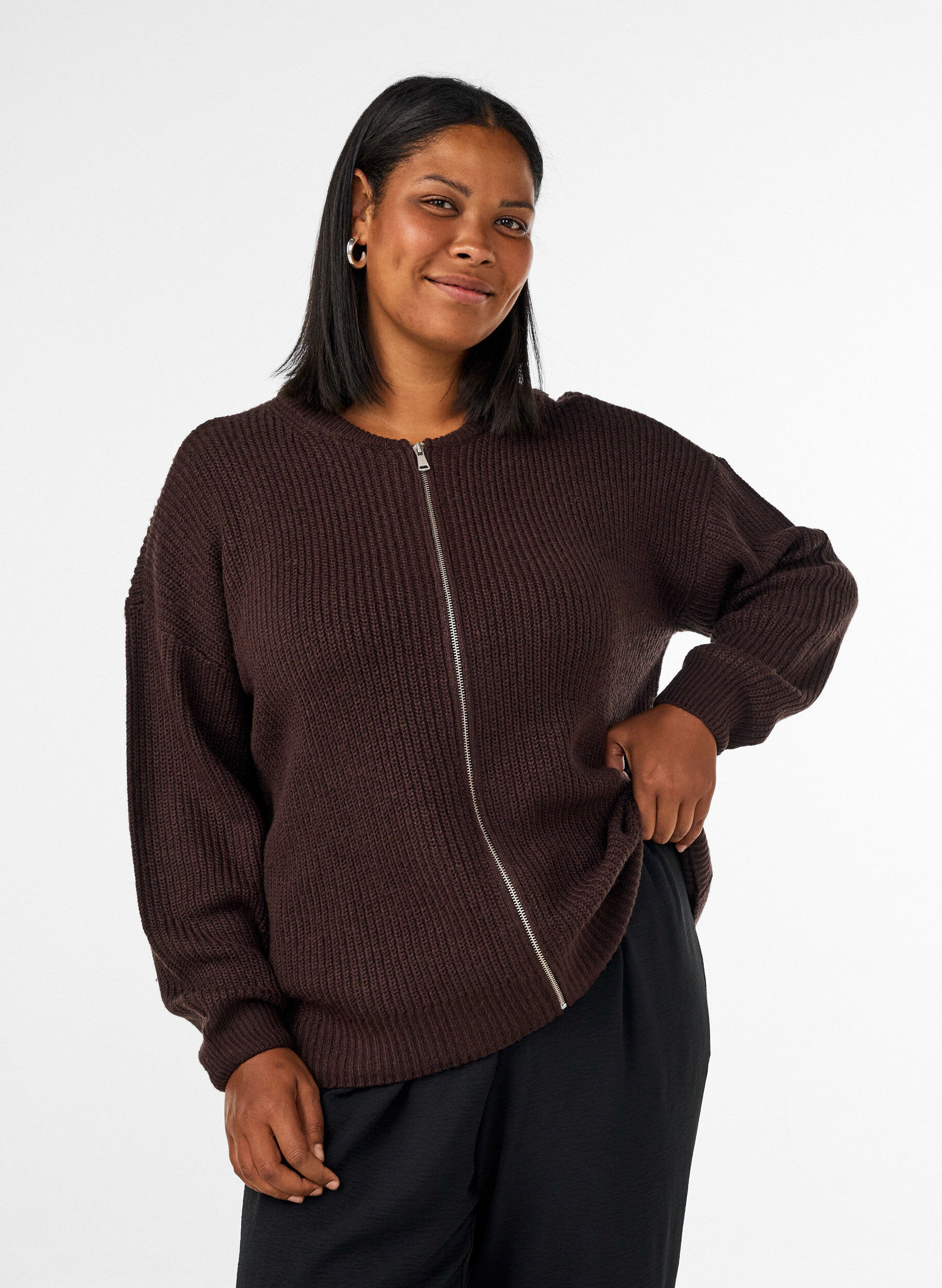 ZizziStrickjacke mit Rei&szlig;verschluss, Braun, Model image number 0