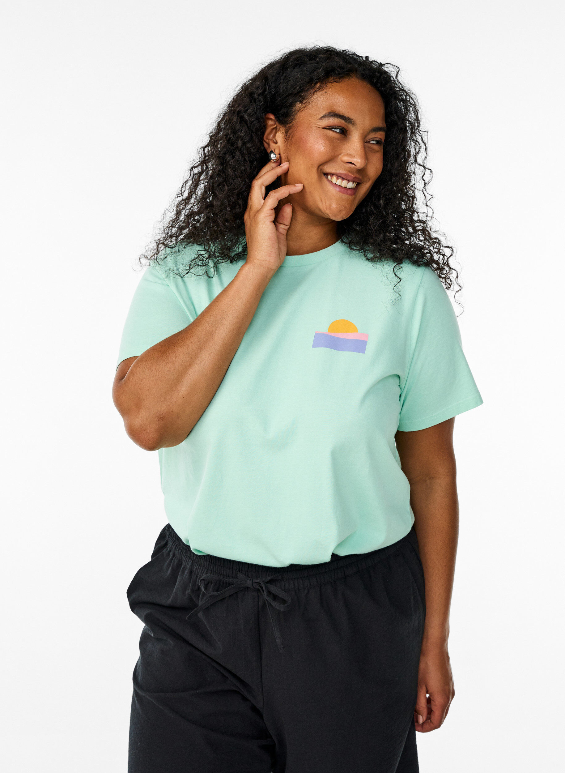 ZizziT-Shirt aus Bio-Baumwolle mit R&uuml;ckenprint, Gr&uuml;n, Model image number 0