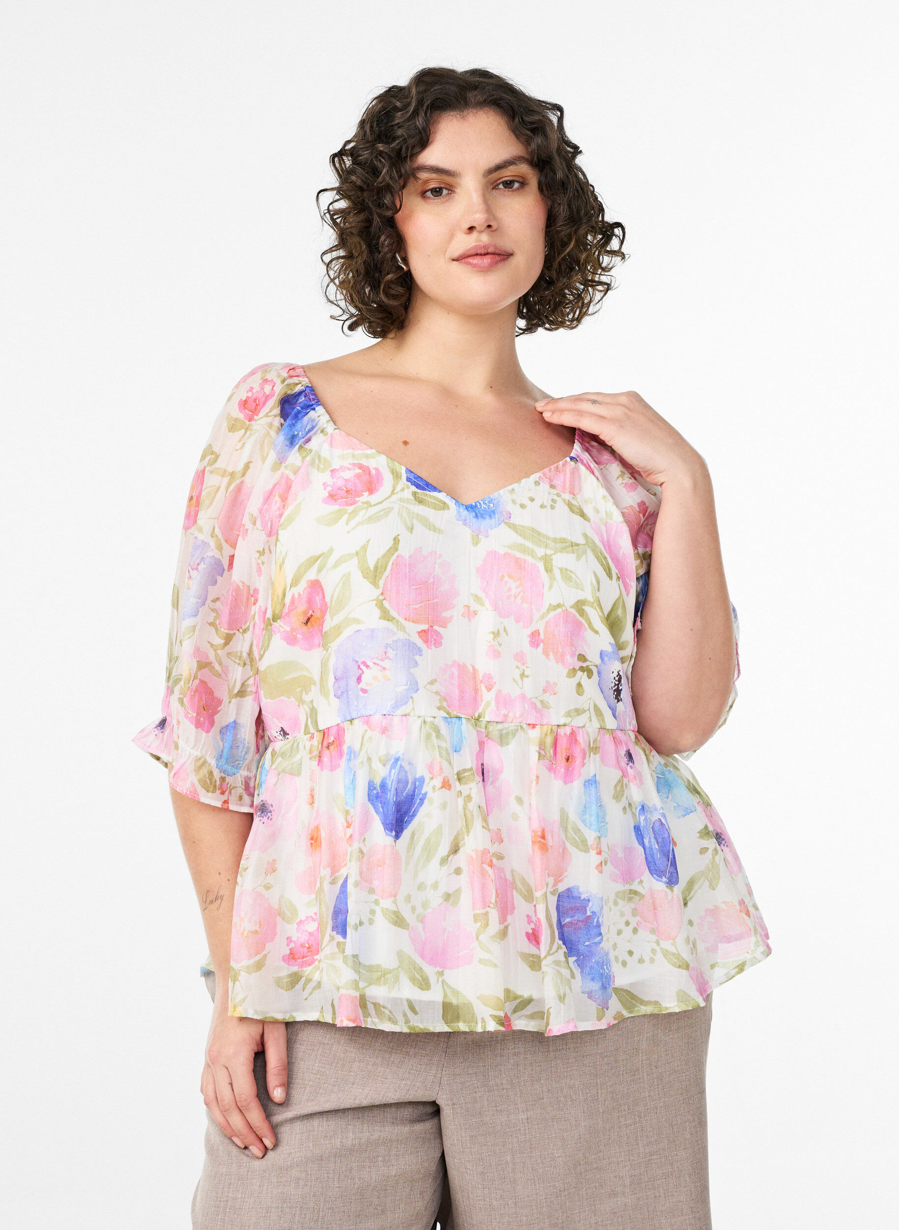 ZizziBluse aus Lyocell mit Blumenprint und Herzausschnitt, Wei&szlig;, Model image number 0