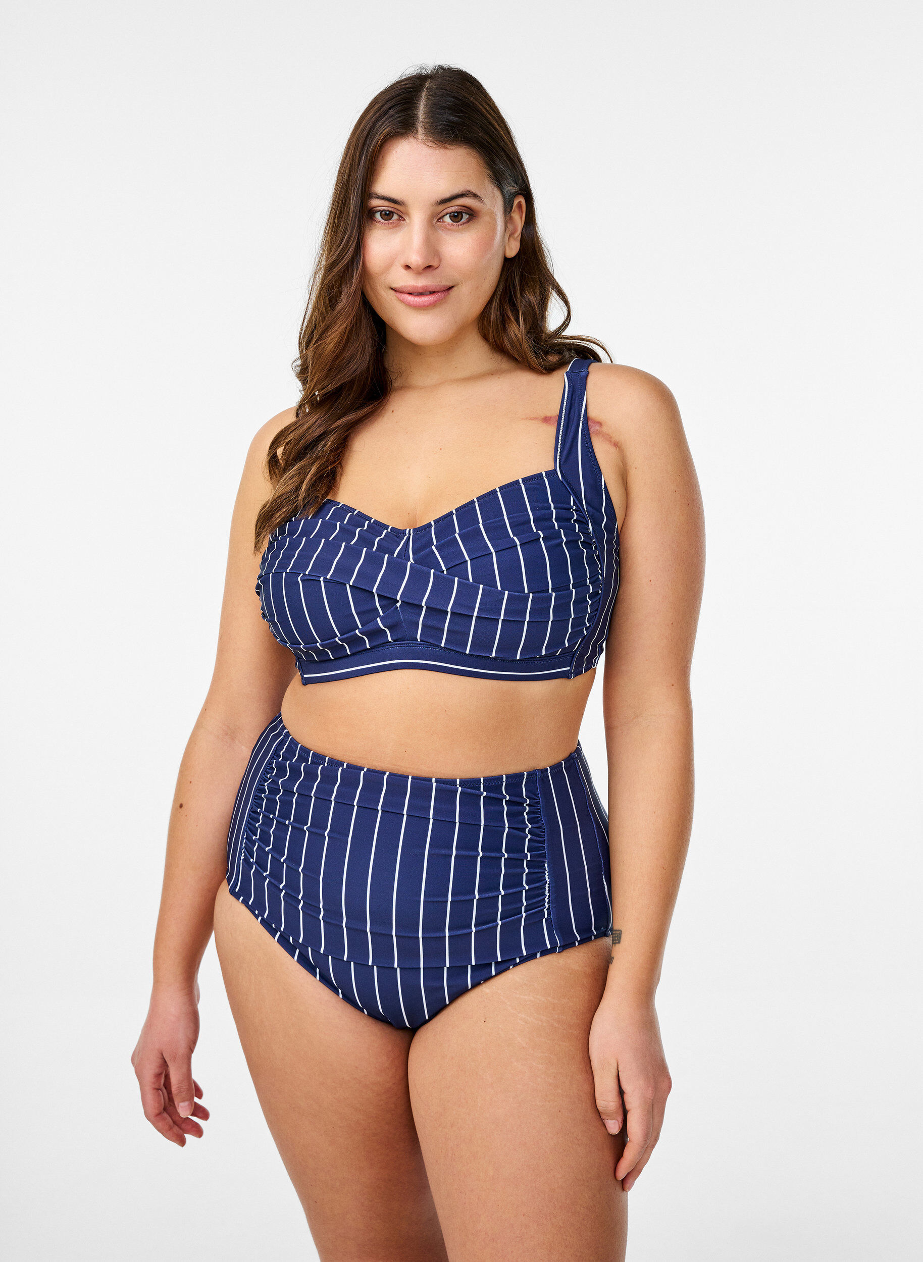 ZizziWattierter Bikini-Oberteil mit Print, Blau, Model image number 1