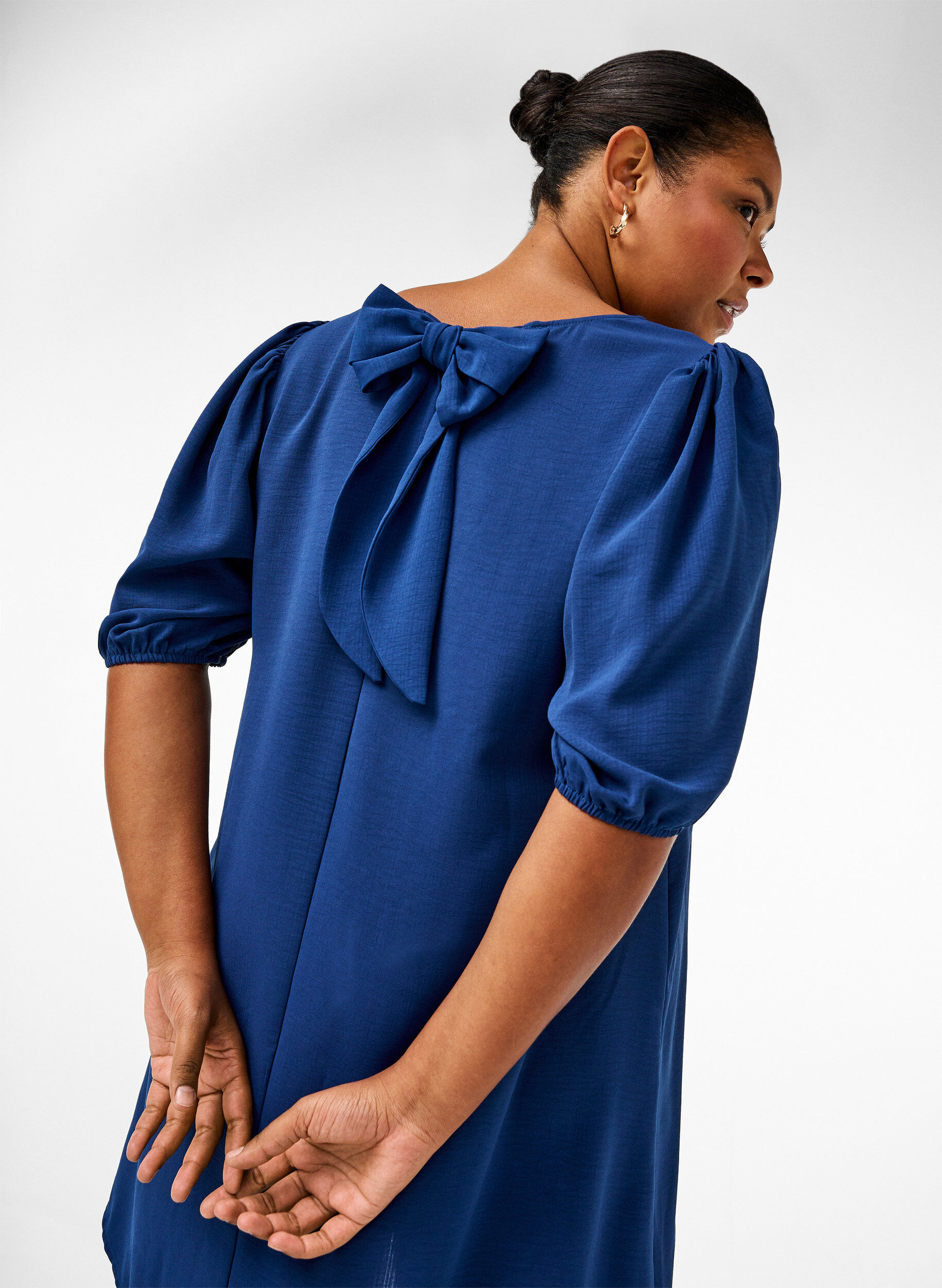 ZizziKurzes Kleid mit Schleifen-Detail hinten, Estate Blue, Image image number 0