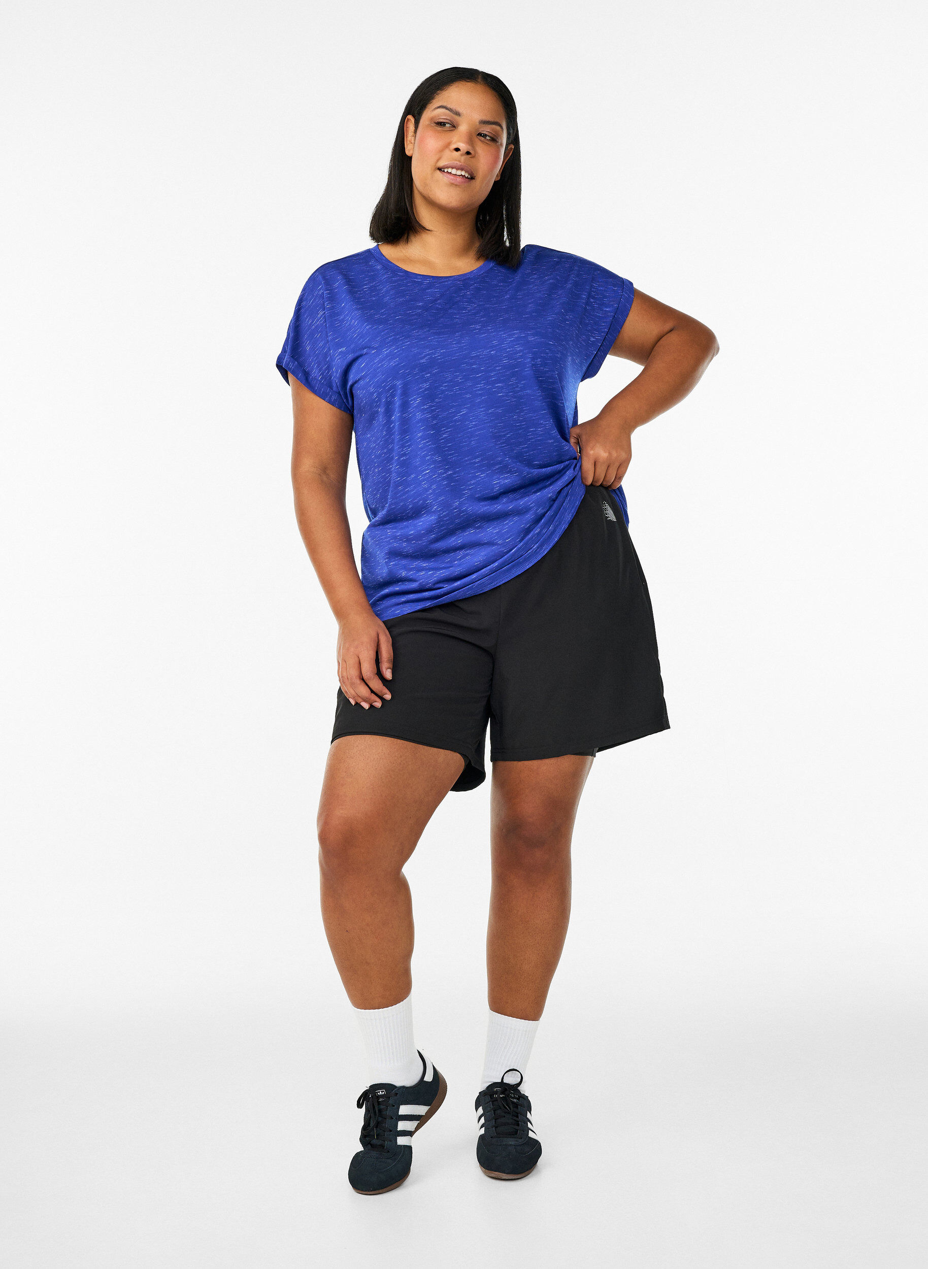 ZizziLockeres Trainingstop mit kurzen &Auml;rmeln, Lila, Model image number 1