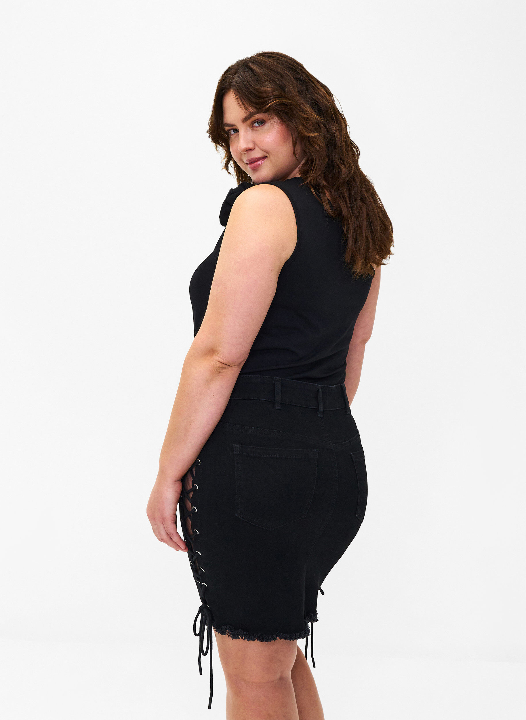 ZizziKurzer Jeansrock mit Schn&uuml;rung, Black, Model image number 1