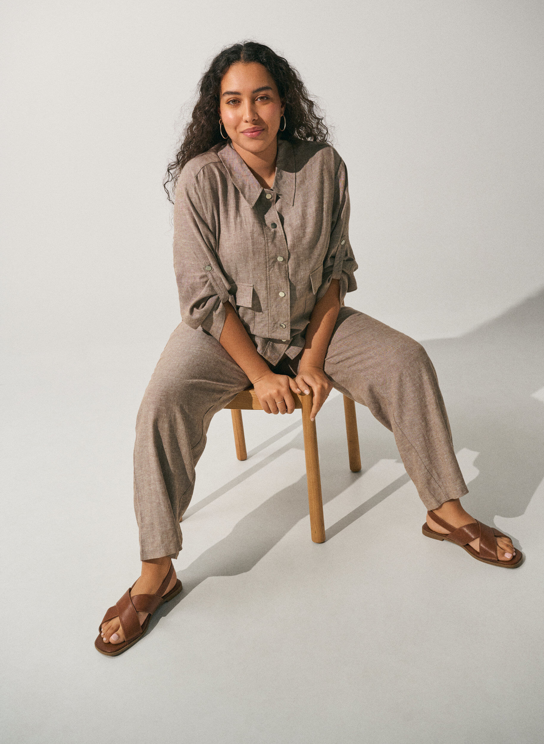 ZizziHemdbluse aus Leinen und Viskose mit verstellbarer Taille, Braun, Image image number 0