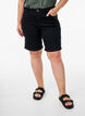 Eng anliegende Jeansshorts mit hoher Taille, Schwarz, Model image number 3
