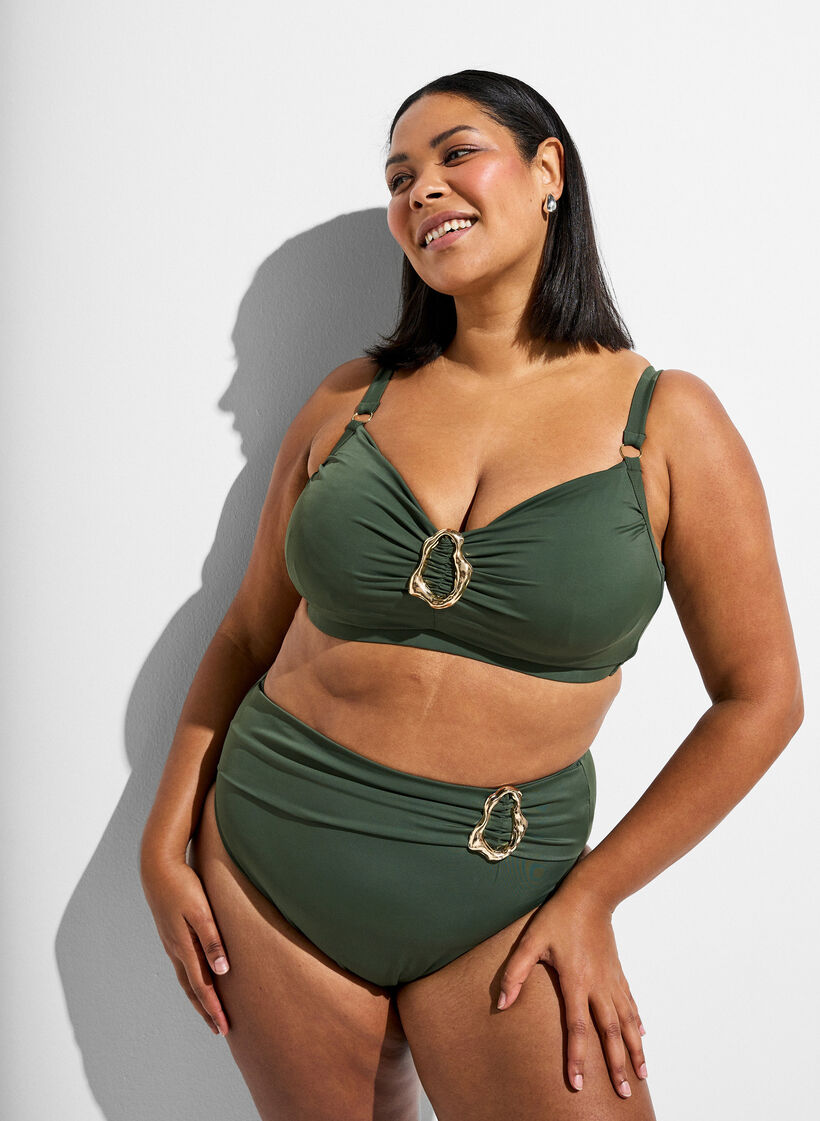 Hoch taillierter Tai-Bikini-Slip mit Golddetail, Gr&uuml;n, Model