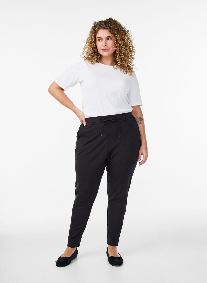 Cropped Maddison Hose, Schwarz, Model image number 0