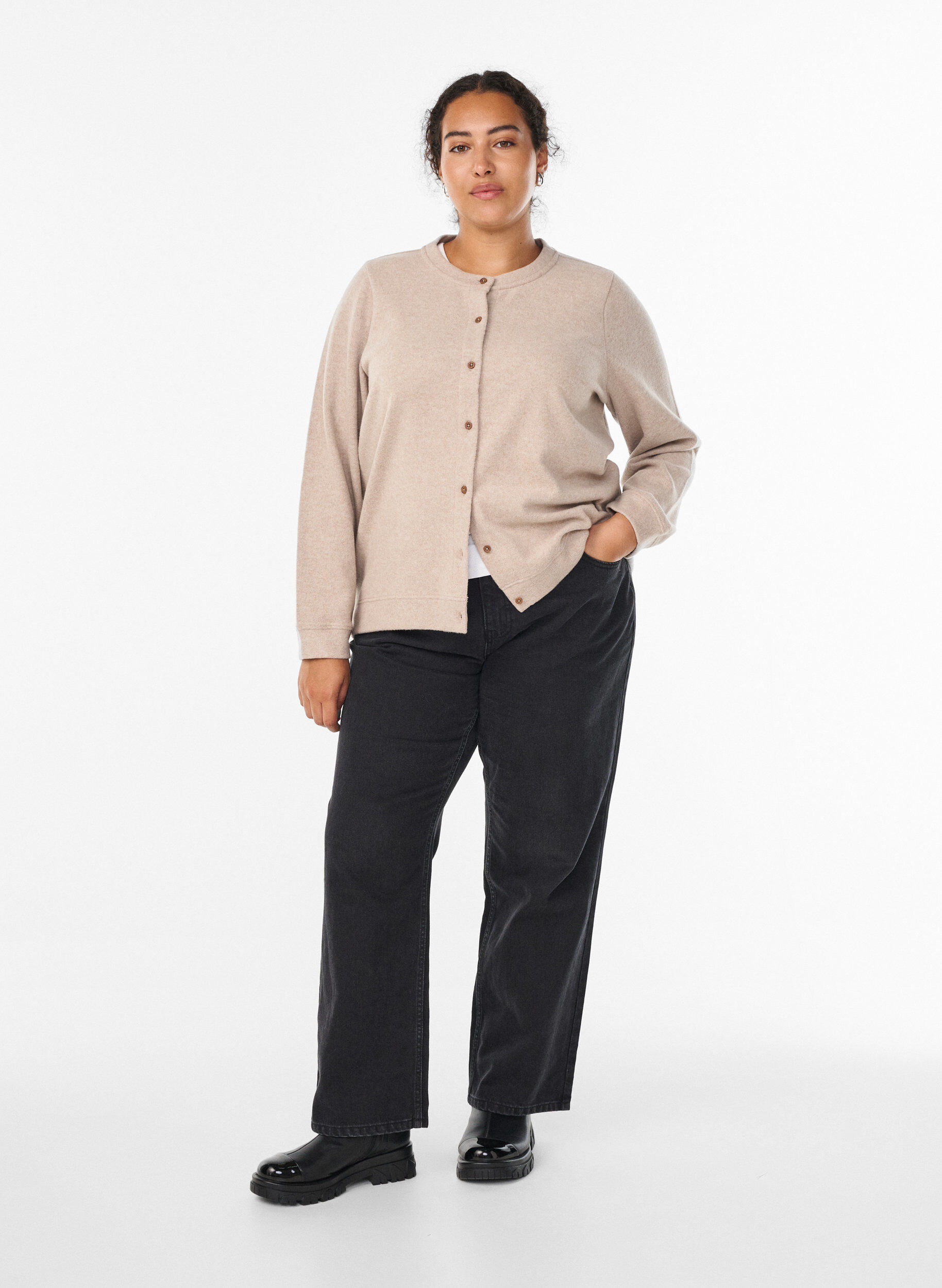 ZizziCardigan aus Jersey mit Rundhalsausschnitt und Kn&ouml;pfen, Beige, Model image number 1