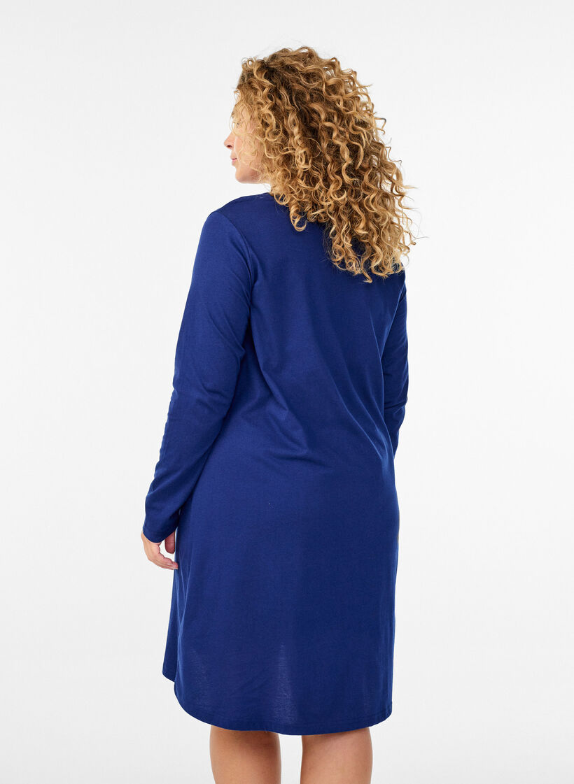 Lang&auml;rmliges Nachthemd aus Bio-Baumwolle, Blau, Model image number 2