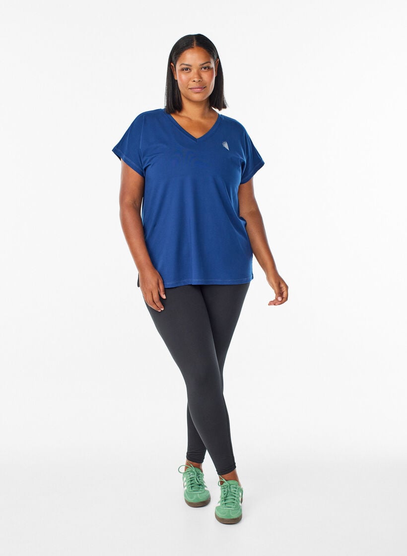 Lockeres Trainings-T-Shirt mit V-Ausschnitt, Blau, Model image number 1