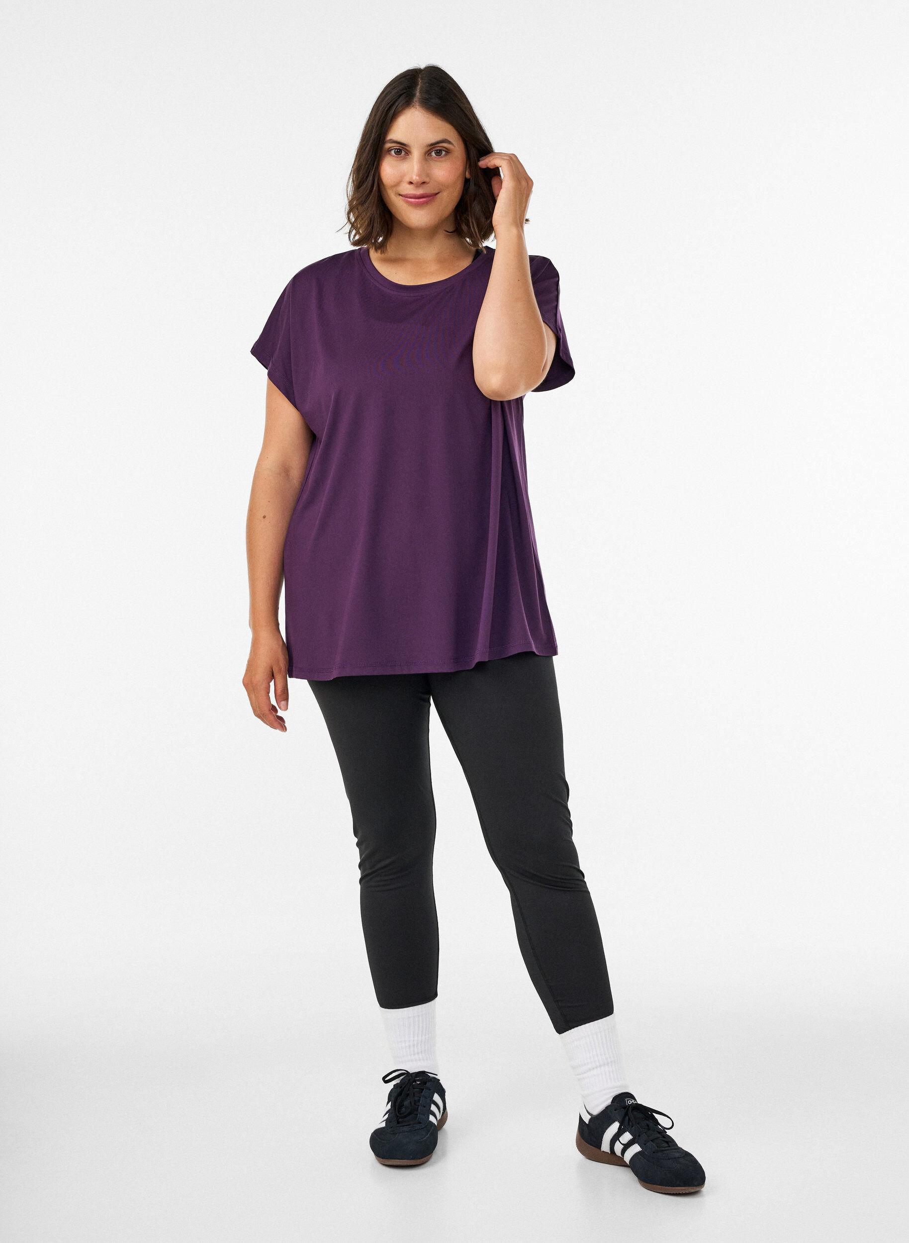ZizziEinfarbiges Trainings-T-Shirt, Lila, Model image number 1