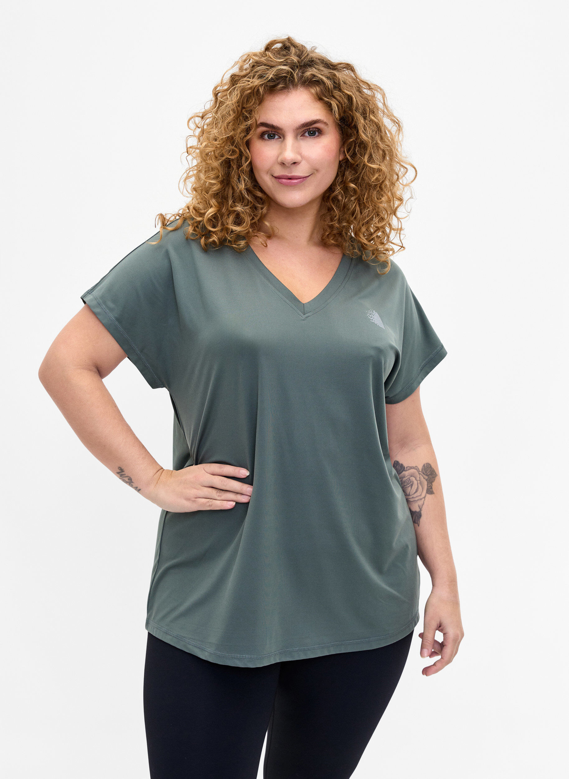 ZizziLockeres Trainings-T-Shirt mit V-Ausschnitt, Balsam Green, Model image number 0