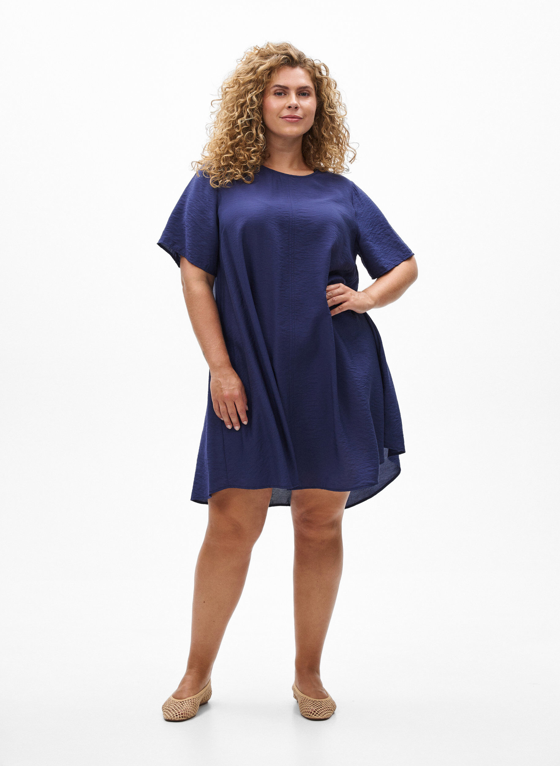 ZizziA-Linien-Kleid aus Viskose mit kurzen &Auml;rmeln, Blau, Model image number 1