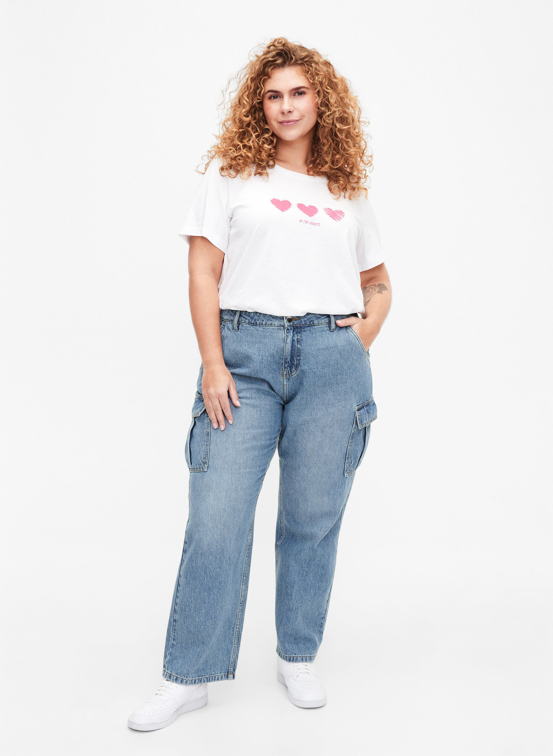 ZizziT-Shirt aus Baumwolle mit Rundhalsausschnitt und Aufdruck, B. White W. Hearts, Model image number 2