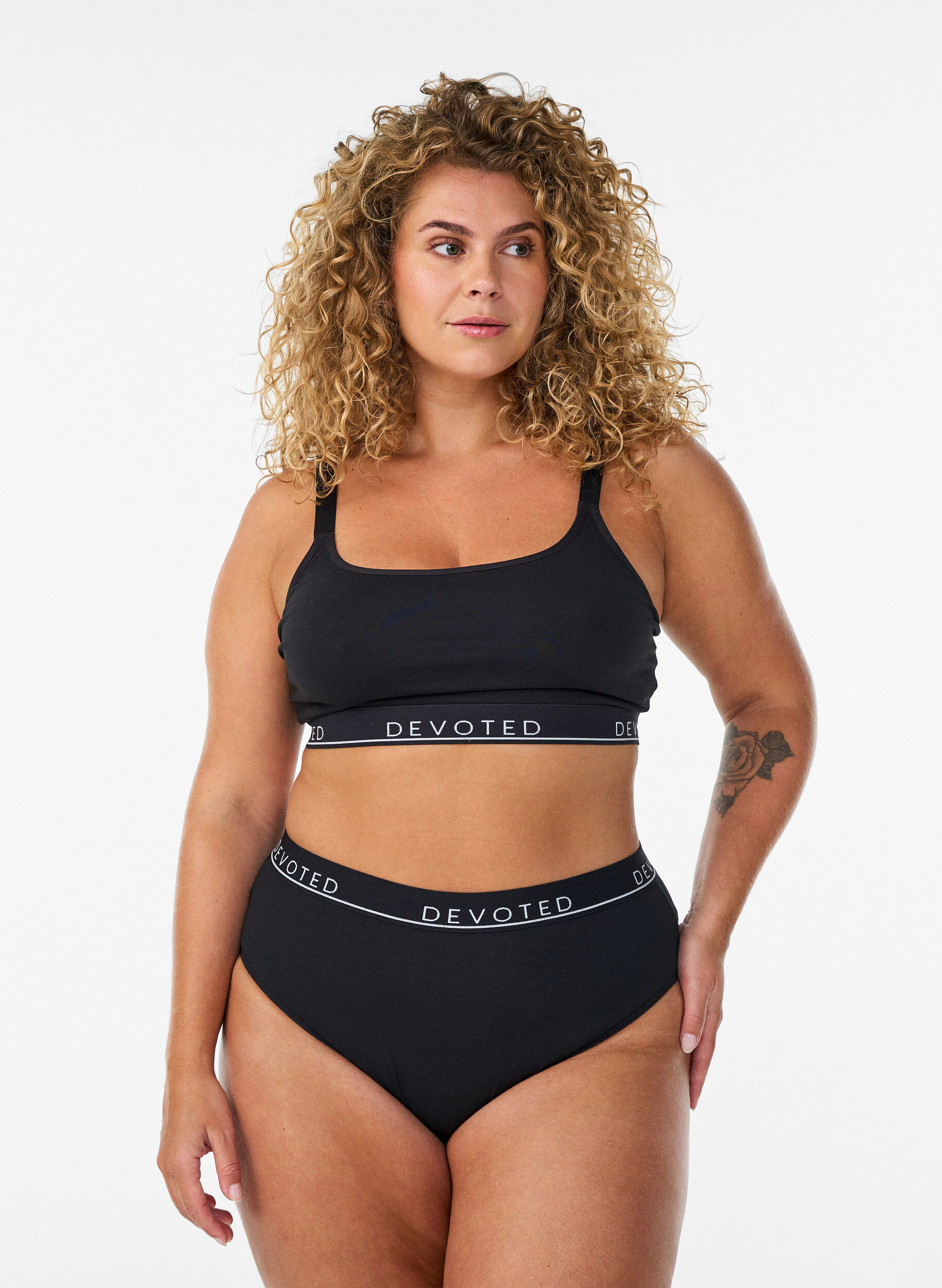 ZizziBH-Oberteil aus Baumwolle mit verstellbaren Tr&auml;gern, Schwarz, Model image number 1