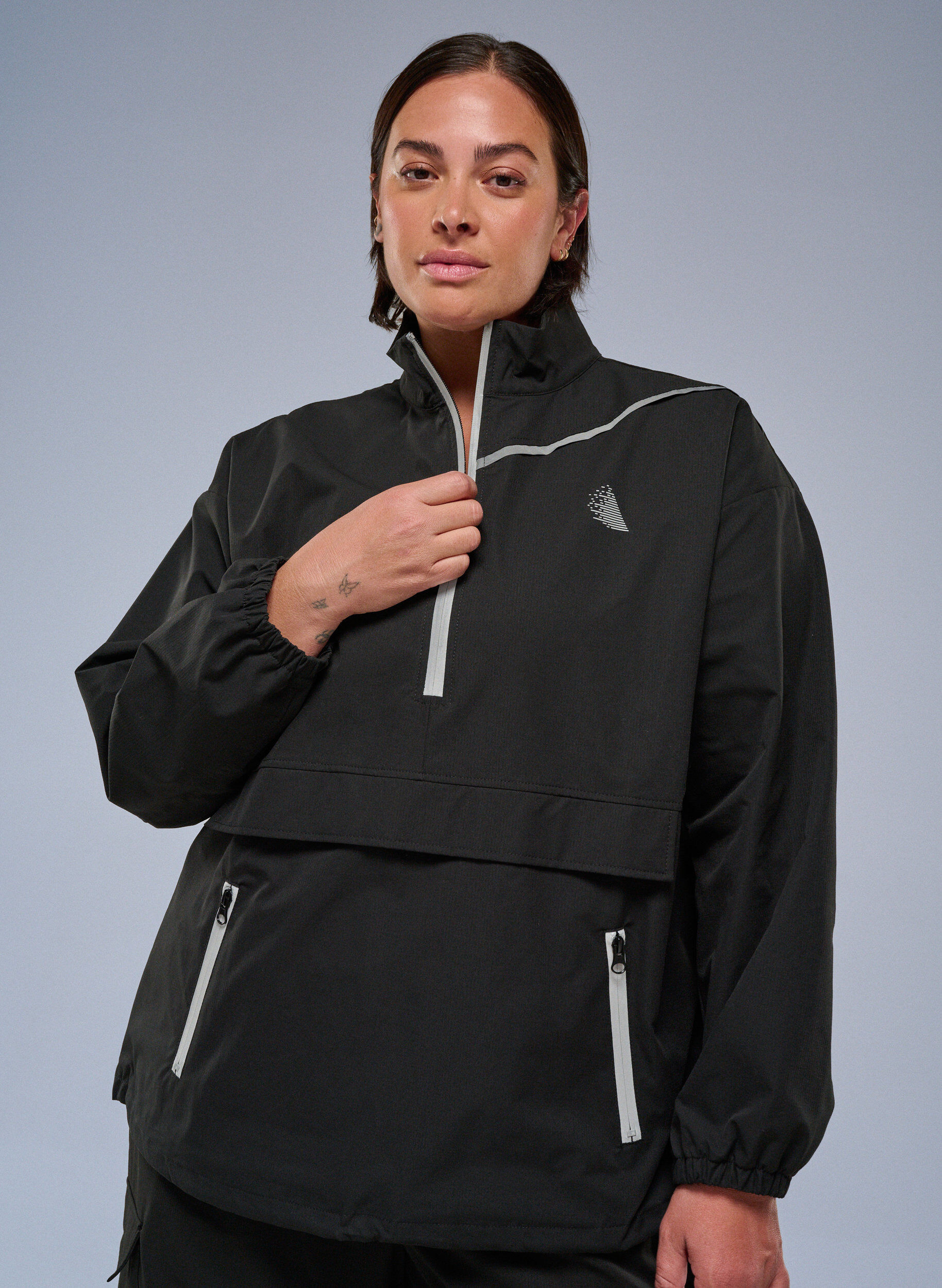 Sportlicher Anorak mit reflektierenden Details und Taschen