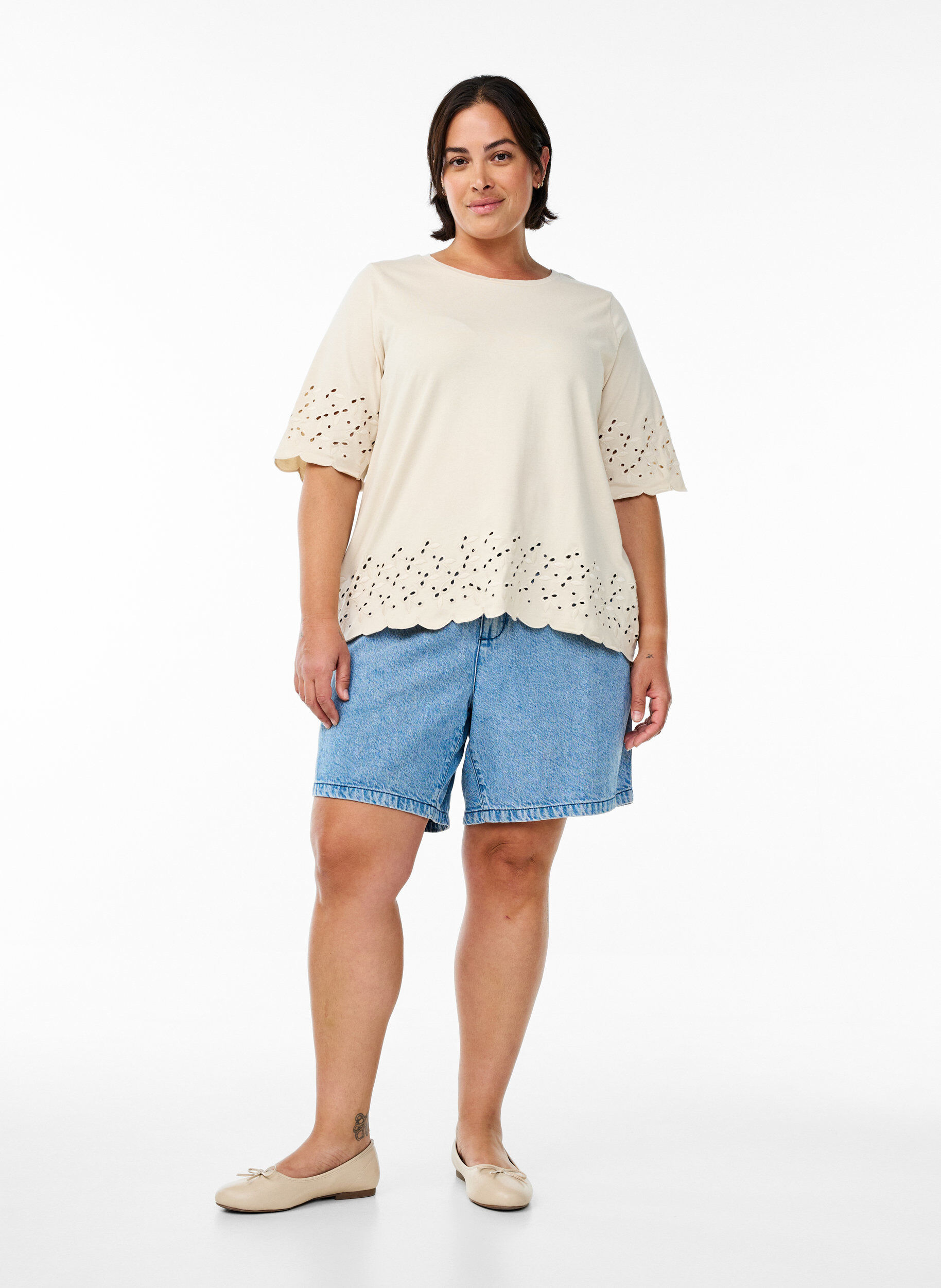 ZizziT-Shirt Mit Broderie Anglaise Und Gewellten Kanten, Beige, Model image number 1