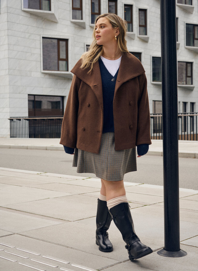 Kurze Jacke aus Wolle mit Kragen und stoffbezogenen Knöpfen, Braun, Image image number 0