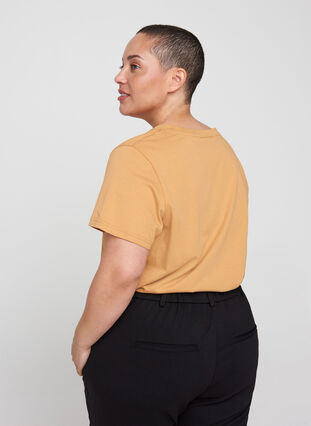 T-Shirt aus Baumwolle mit V-Ausschnitt und Print vorne, Apple Cinnamon, Model image number 1