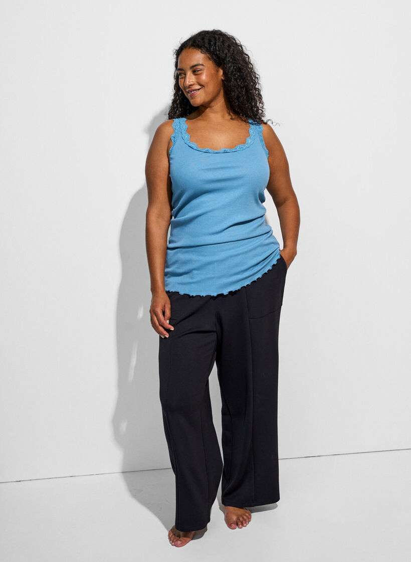 Top mit Spitzensaum, Blau, Model image number 1