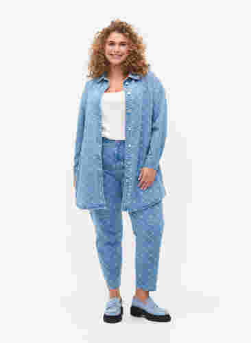 Mille Mom Fit Jeans mit Print, Light blue denim, Model image number 0