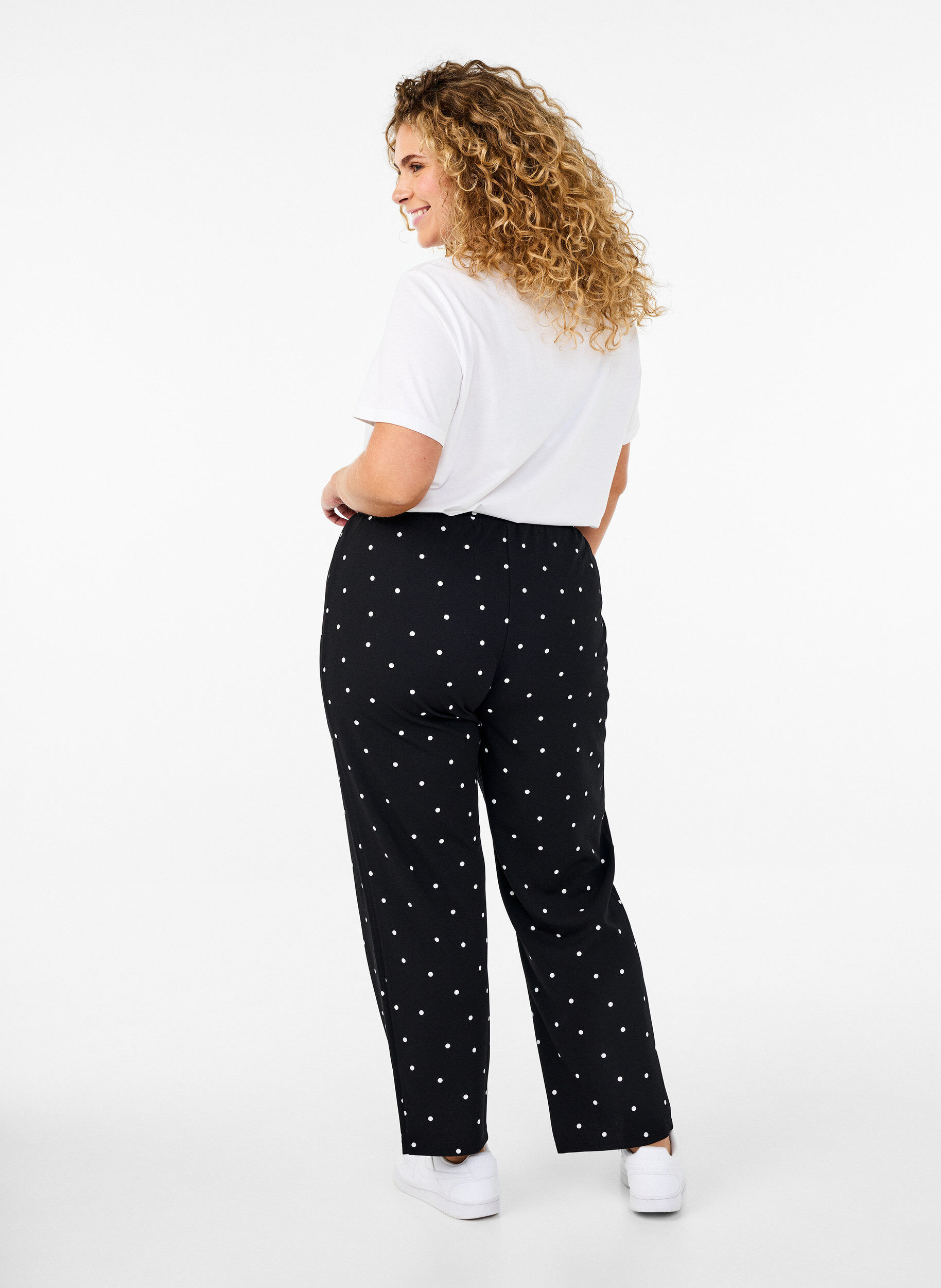 ZizziHose mit gerader Passform, Schwarz, Model image number 1