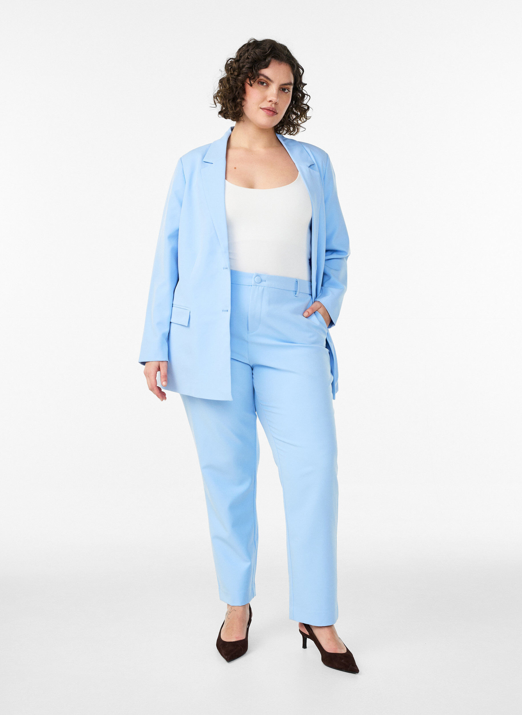 ZizziKlassischer Blazer mit Knopfverschluss, Blau, Model image number 1